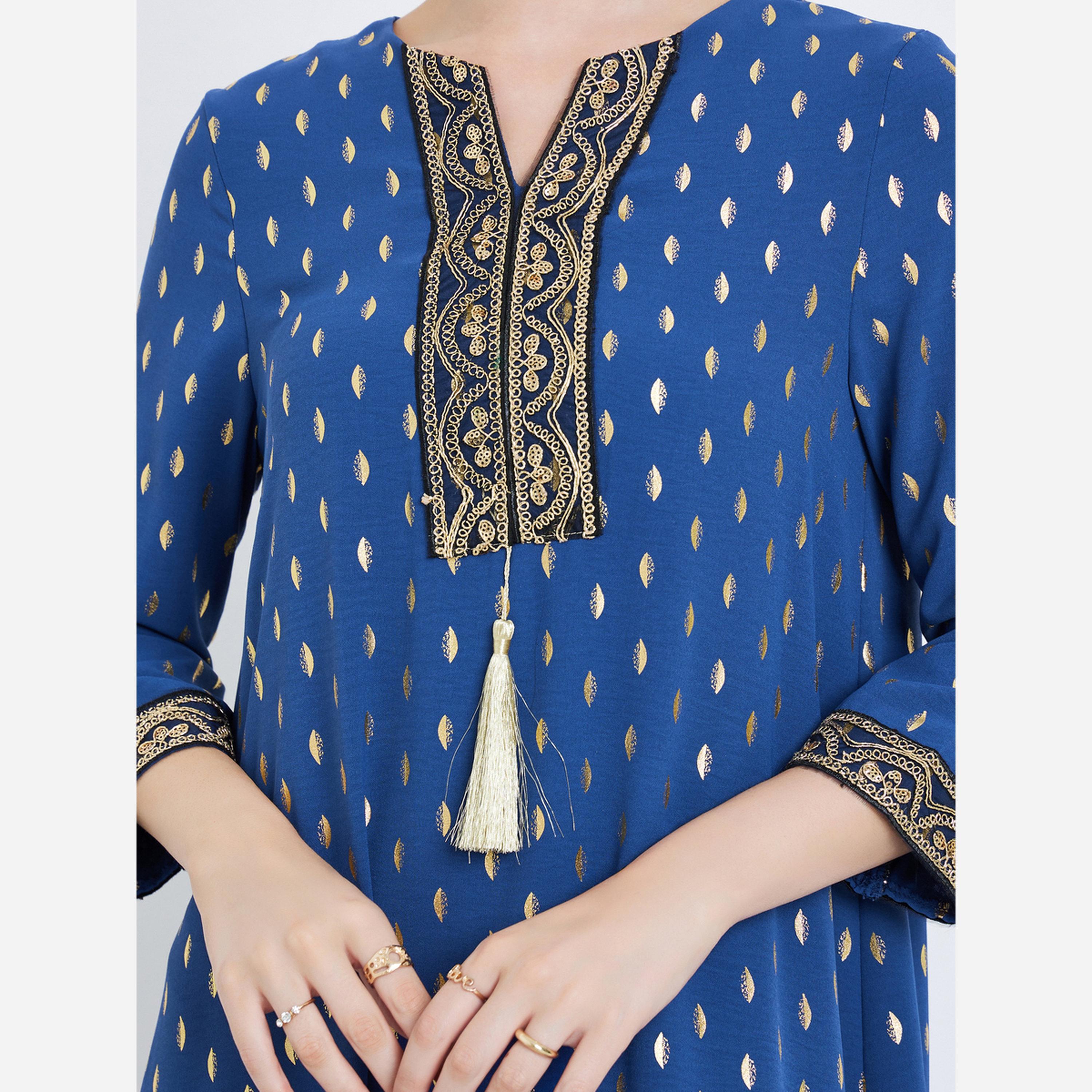 ستايلي - جلابية مزينة بالدانتيل عند الرقبة والأكمام بالإضافة إلى شرابة-women-arabicclothing-jalabiyas-image-5