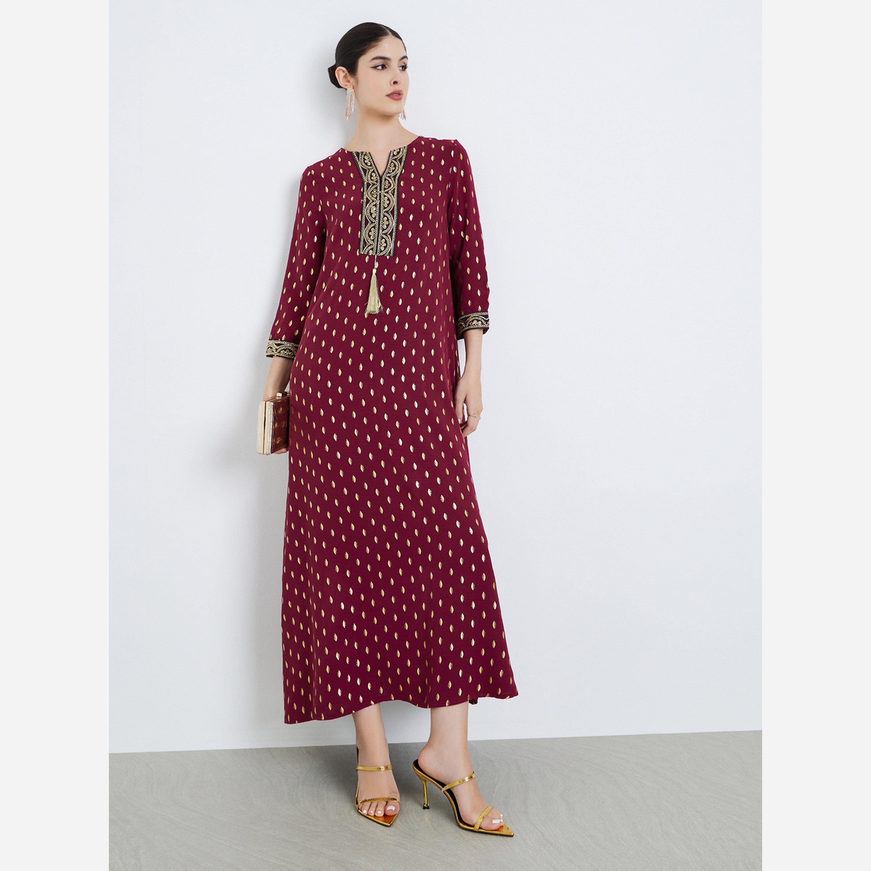 أميرة x ستايلي جلابية طويلة بطبعة ذهبية-women-arabicclothing-jalabiyas-image-1