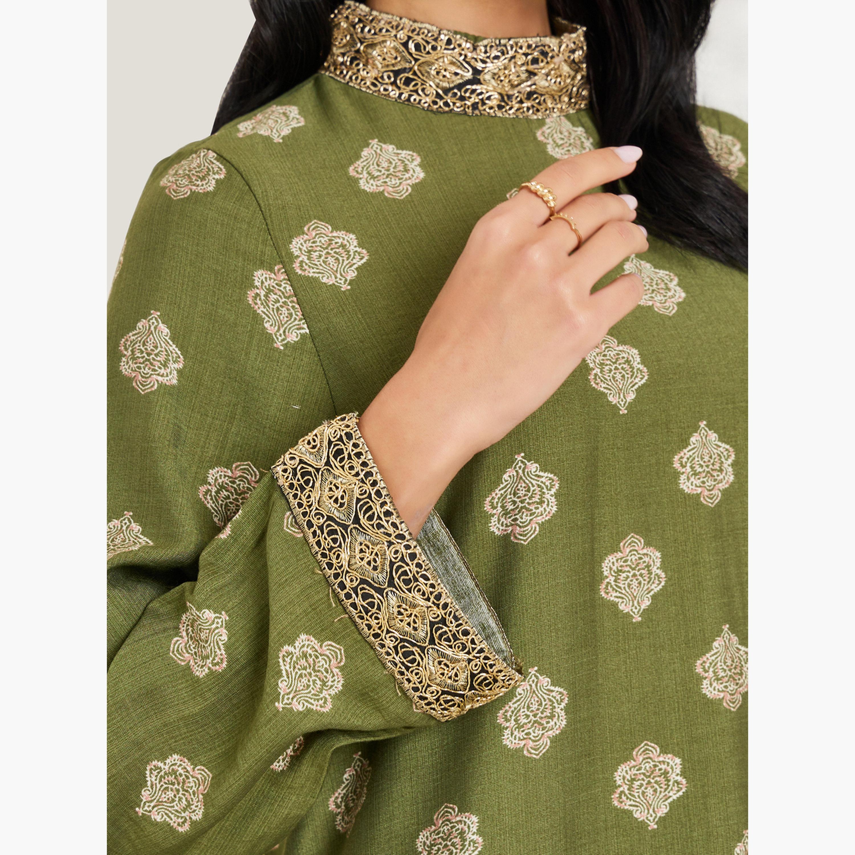 Amirah X Styli Women Stand Collar Printed Jalabiya With Lace Trim-women-arabicclothing-jalabiyas-image-4