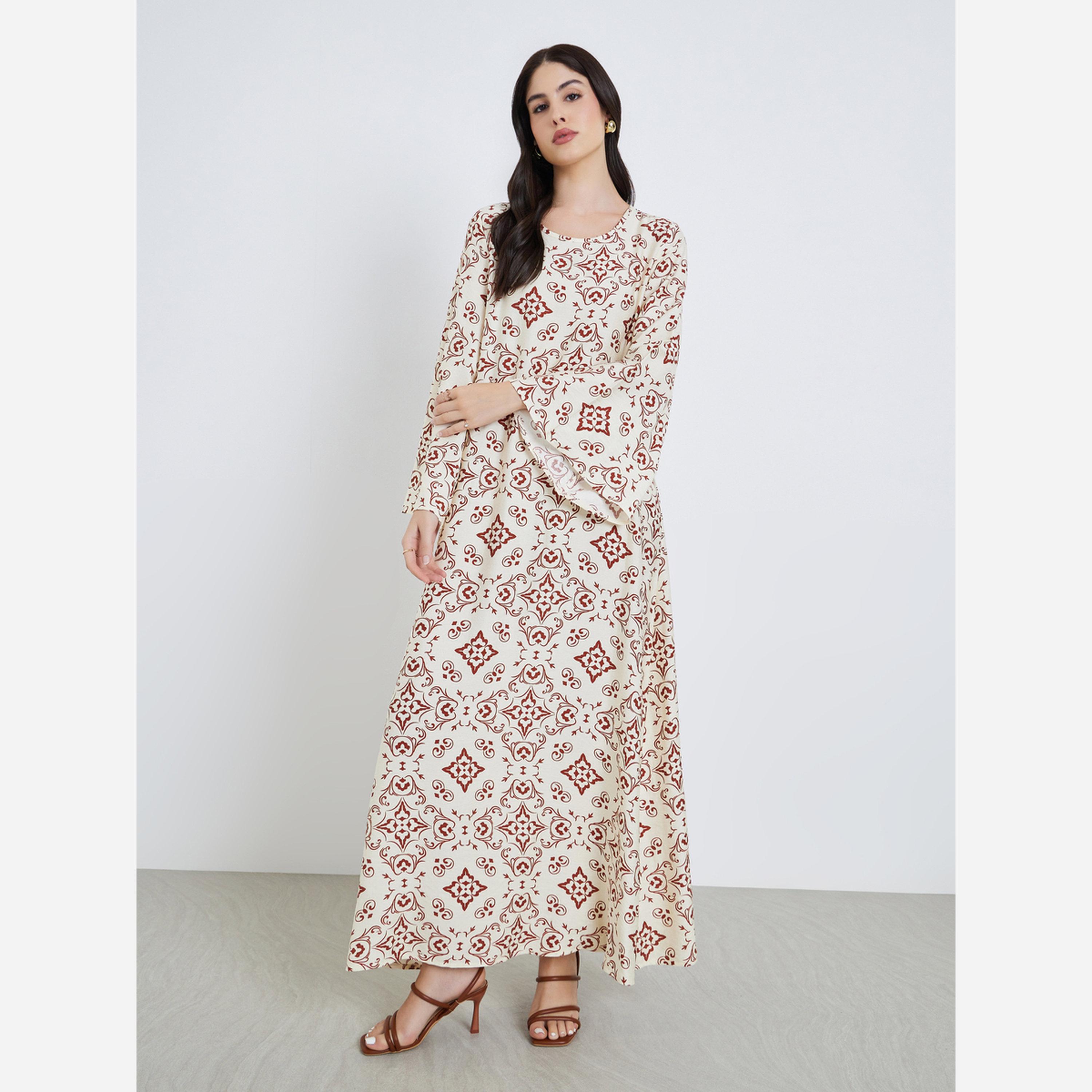 Amirah X Styli all over print jalabiya with flared sleeve. Back neckline with teardrop button-women-arabicclothing-jalabiyas-image-2