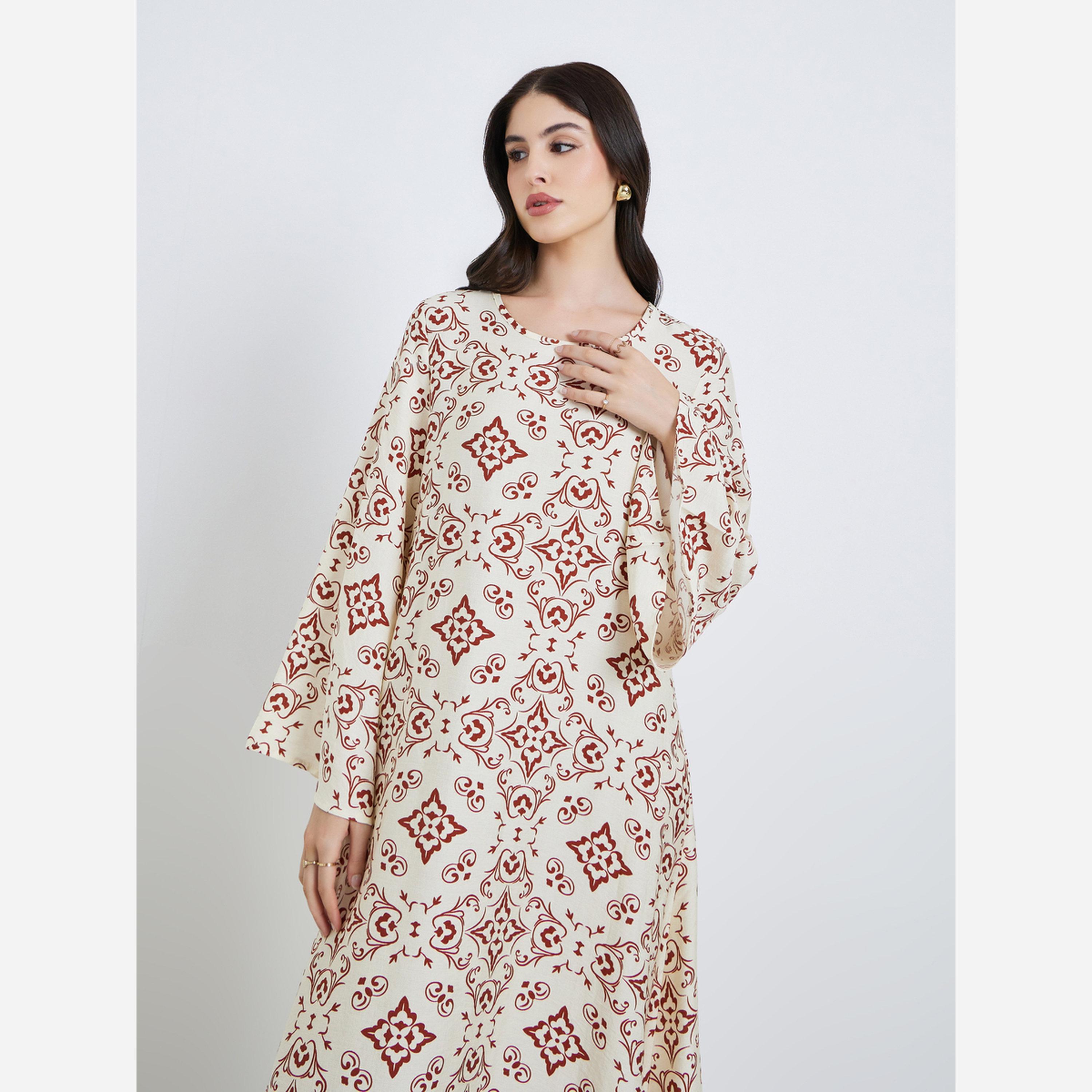 Amirah X Styli all over print jalabiya with flared sleeve. Back neckline with teardrop button-women-arabicclothing-jalabiyas-image-4