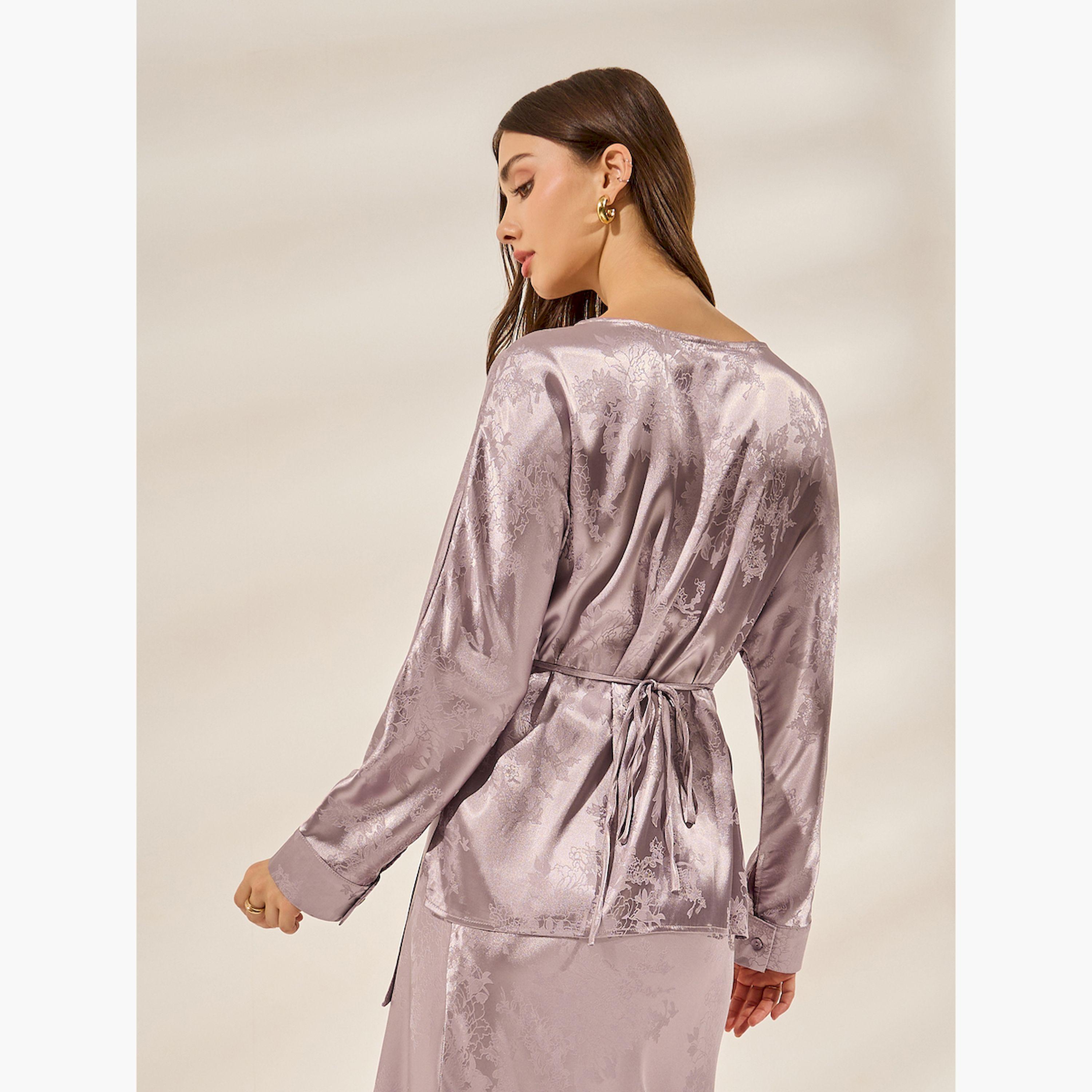بلوزة ساتان بنمط لف وتفاصيل جاكار مع  رباط خصر-women-clothing-shirtsandblouses-blouses-image-3