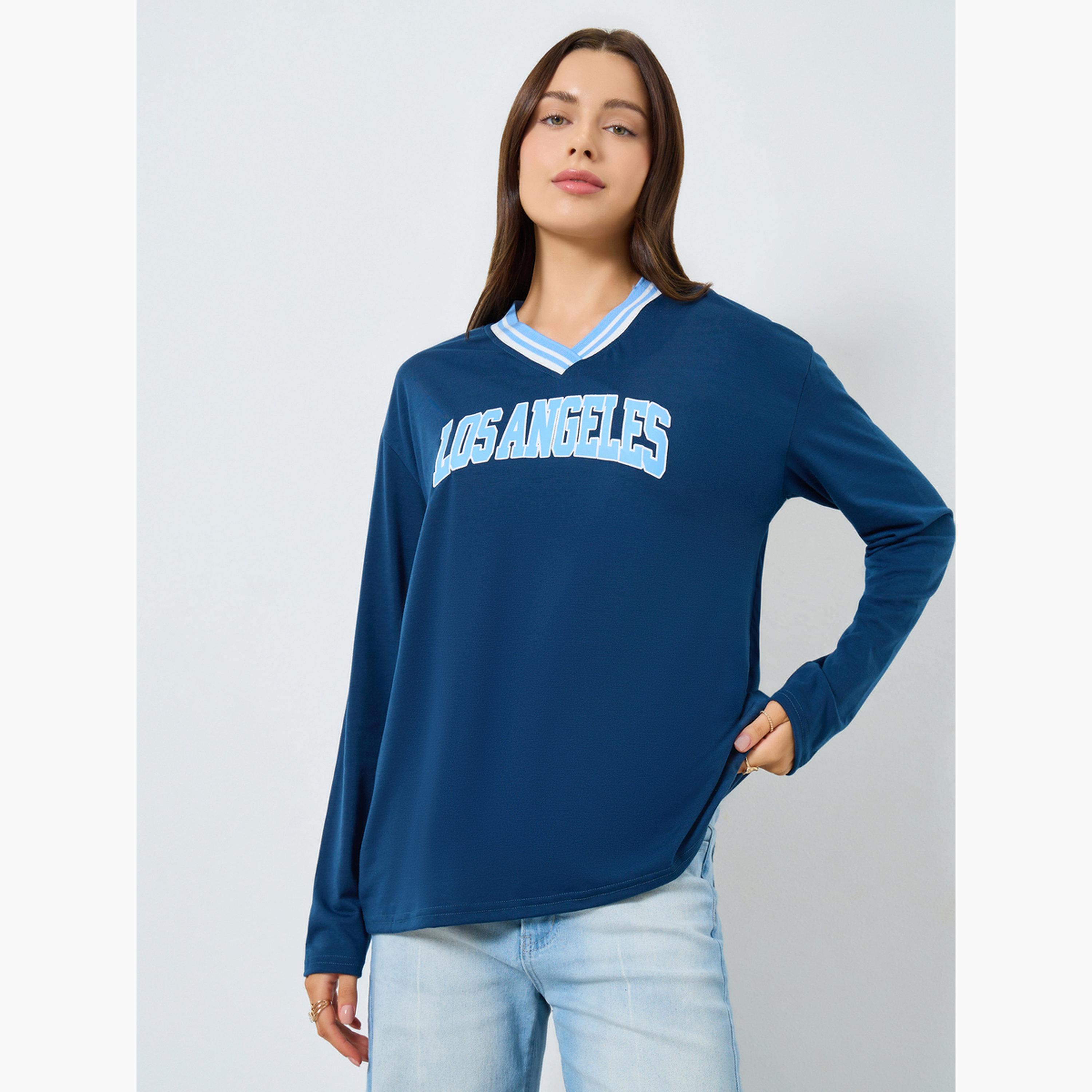 ستايلي - تي شيرت مقاس واسع بطبعة غرافيكية باللون الأزرق الداكن-women-clothing-tshirts-image-5