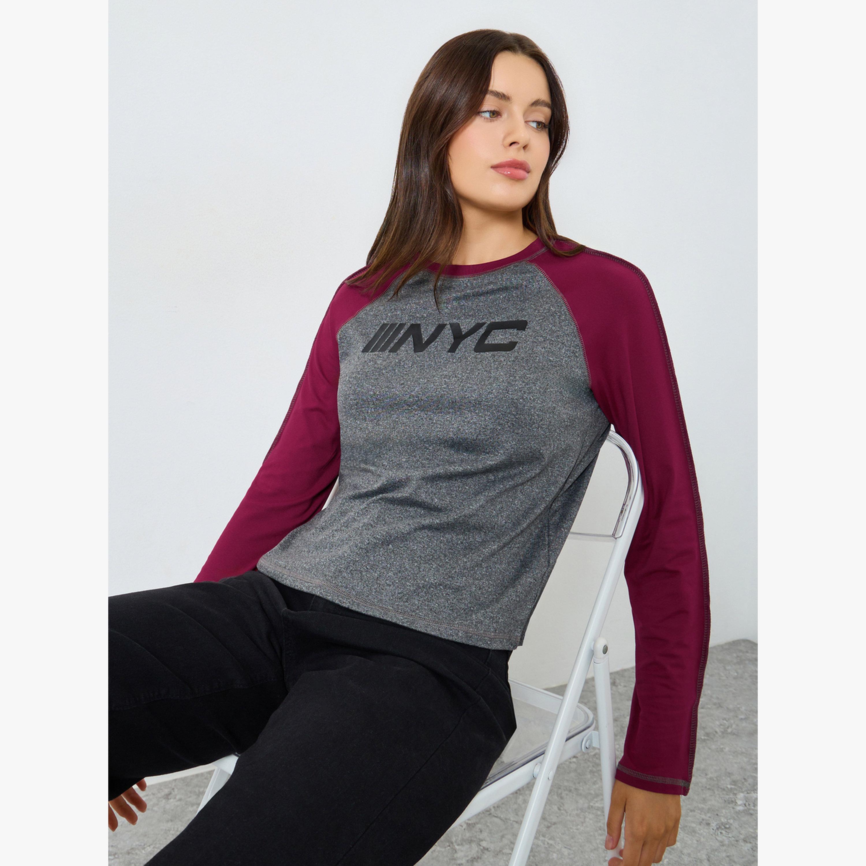تيشيرت بطبعة كتابة وأكمام ريجلان طويلة-women-clothing-tshirts-image-3