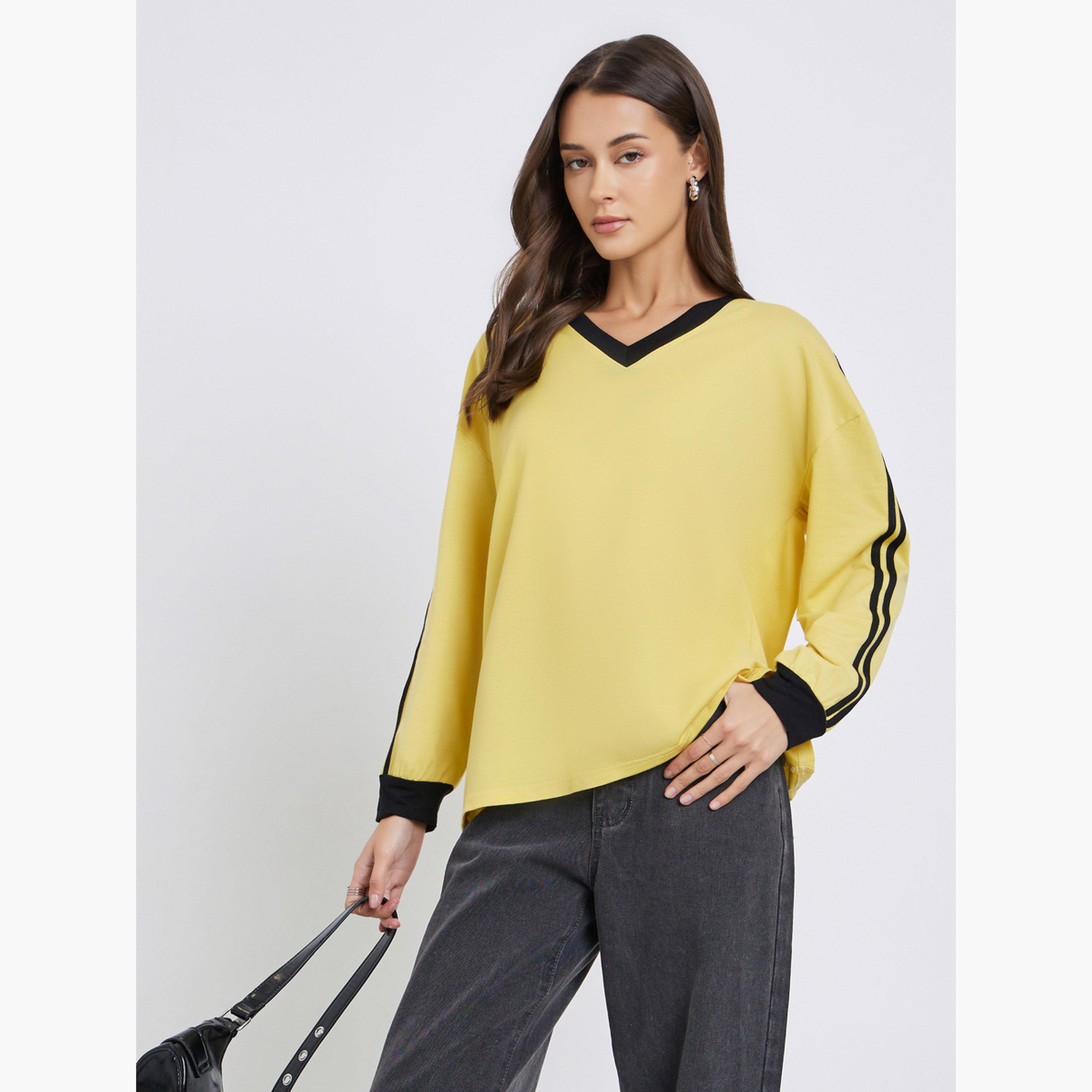 تيشيرت واسع بألوان متباينة وأكمام طويلة-women-clothing-tshirts-image-1