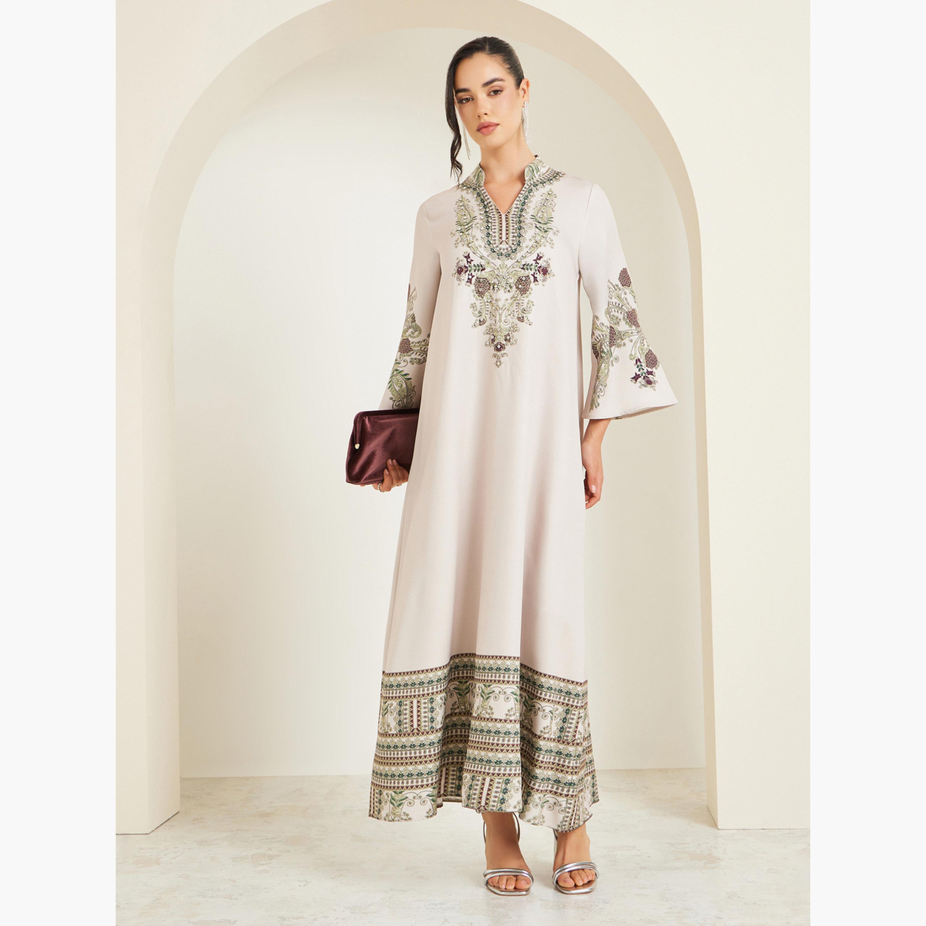 جلابية طويلة بحافة واسعة وتفاصيل مزينة-women-arabicclothing-jalabiyas-image-2
