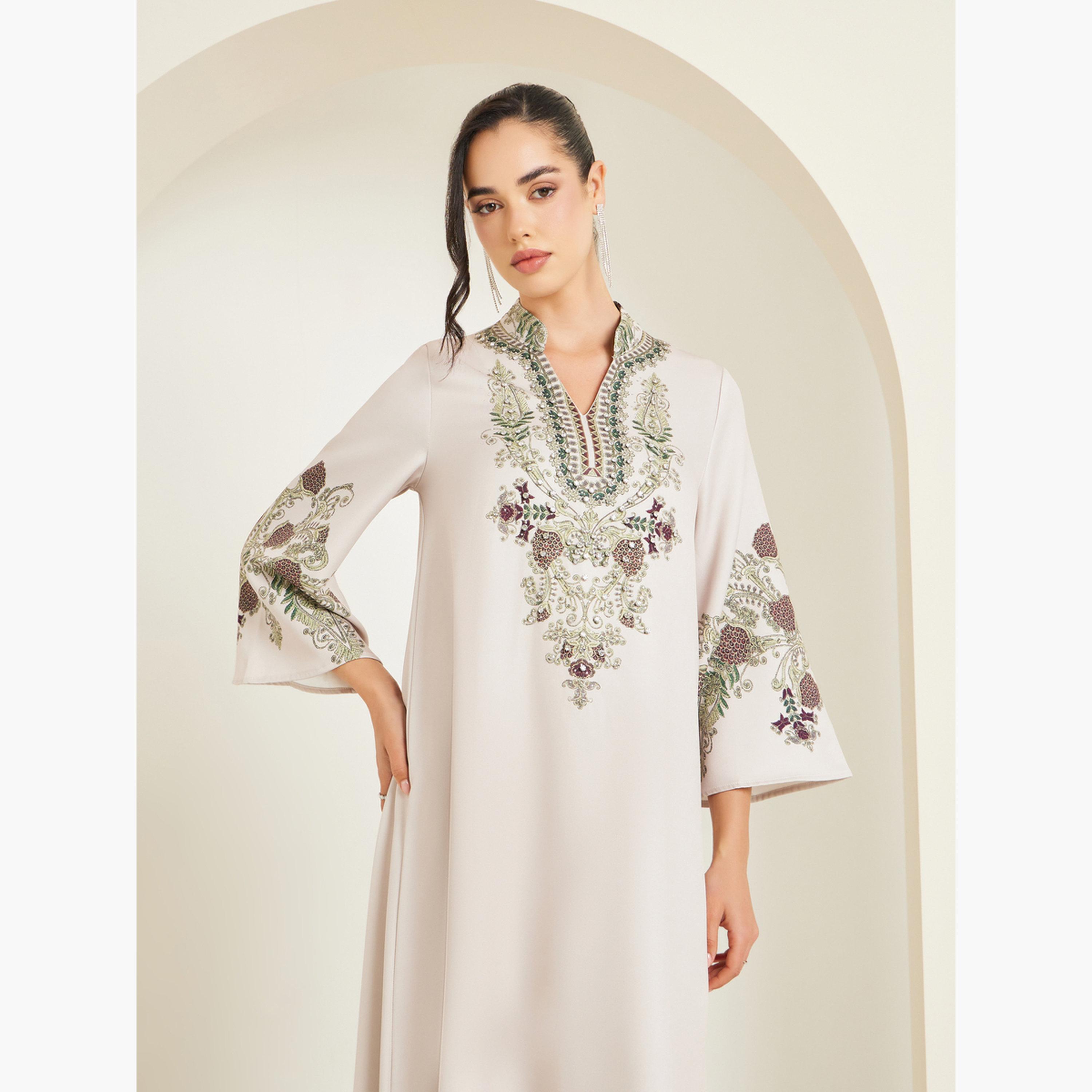 جلابية طويلة بحافة واسعة وتفاصيل مزينة-women-arabicclothing-jalabiyas-image-3