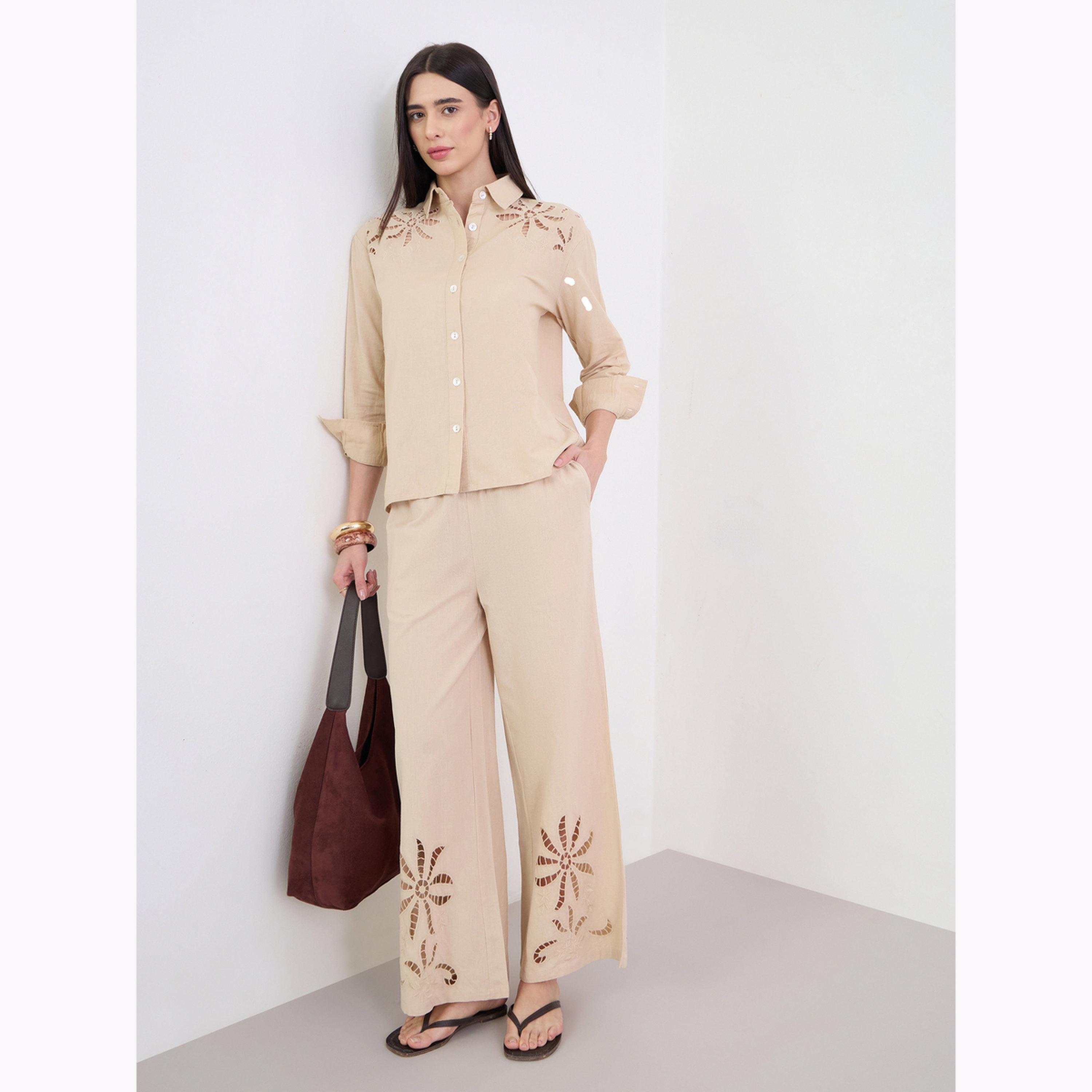 بلوزة واسعة بتفاصيل بارزة الملمس مع أزرار-women-clothing-shirtsandblouses-shirts-image-2