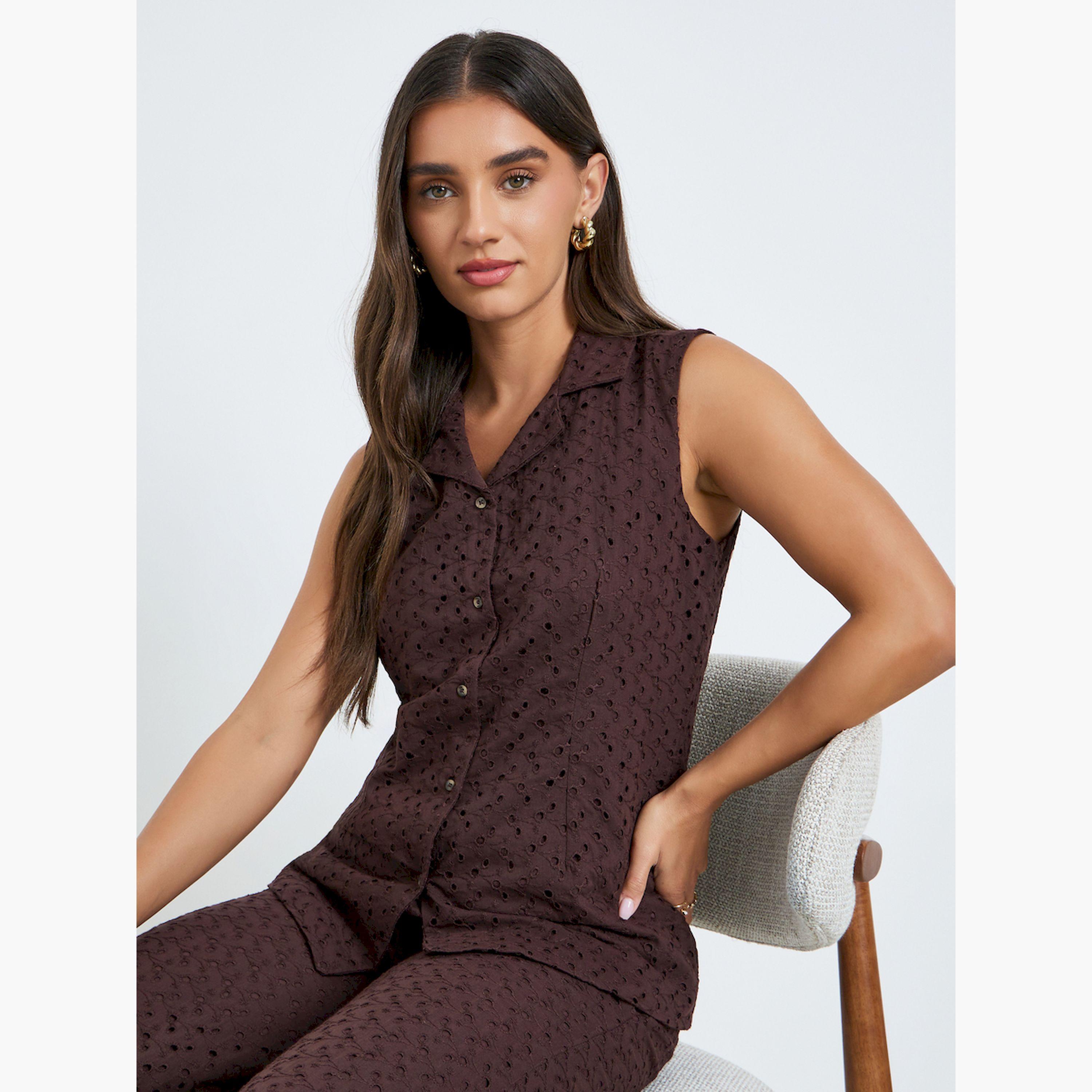 بلوزة بلا أكمام بتفاصيل ثقوب-women-clothing-shirtsandblouses-blouses-image-3