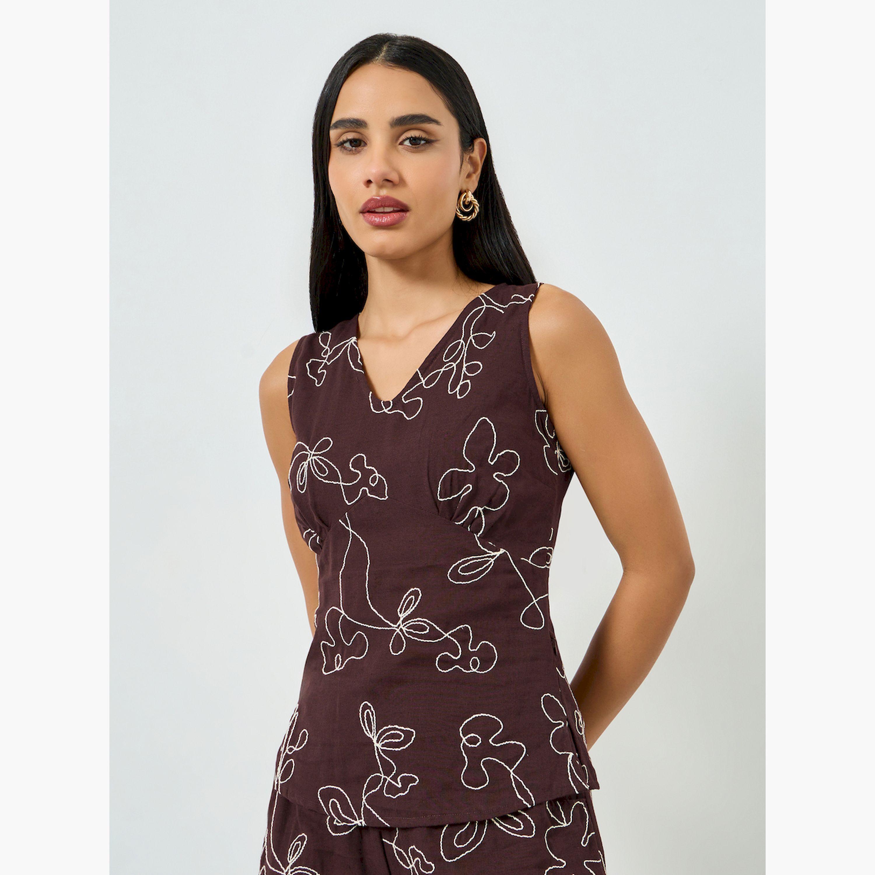 بلوزة مطرزة بياقة V-women-clothing-shirtsandblouses-blouses-image-1