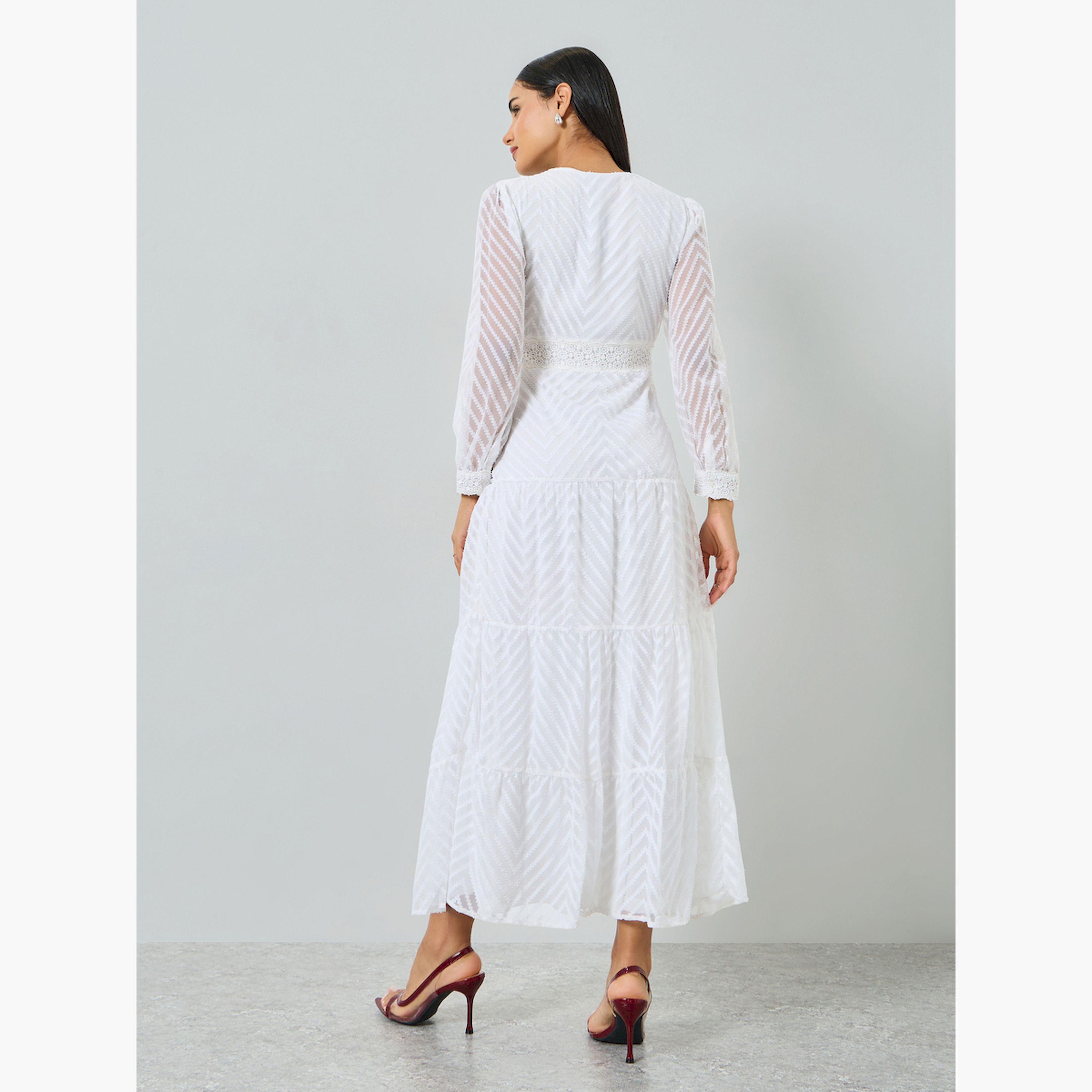 فستان طويل أوف وايت بطبقات وتفاصيل دانتيل-women-clothing-dresses-image-4
