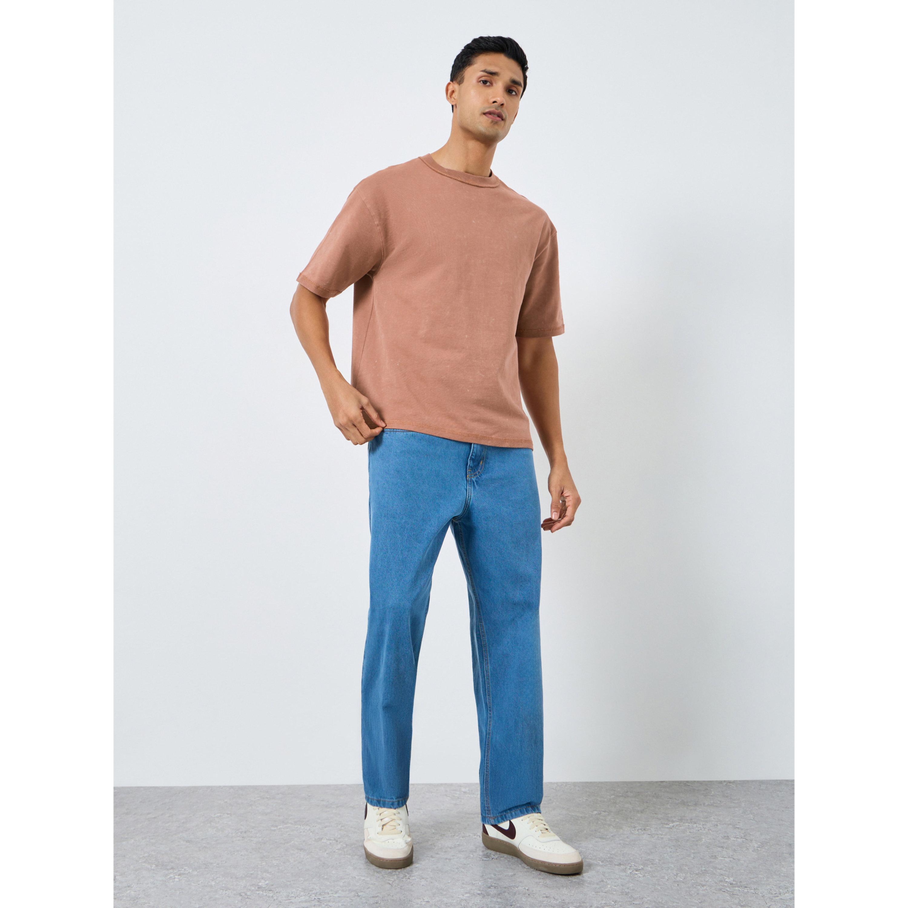 تيشيرت بمقاس كبير وتأثير باهت-men-clothing-tshirtsandpolos-tshirts-image-2