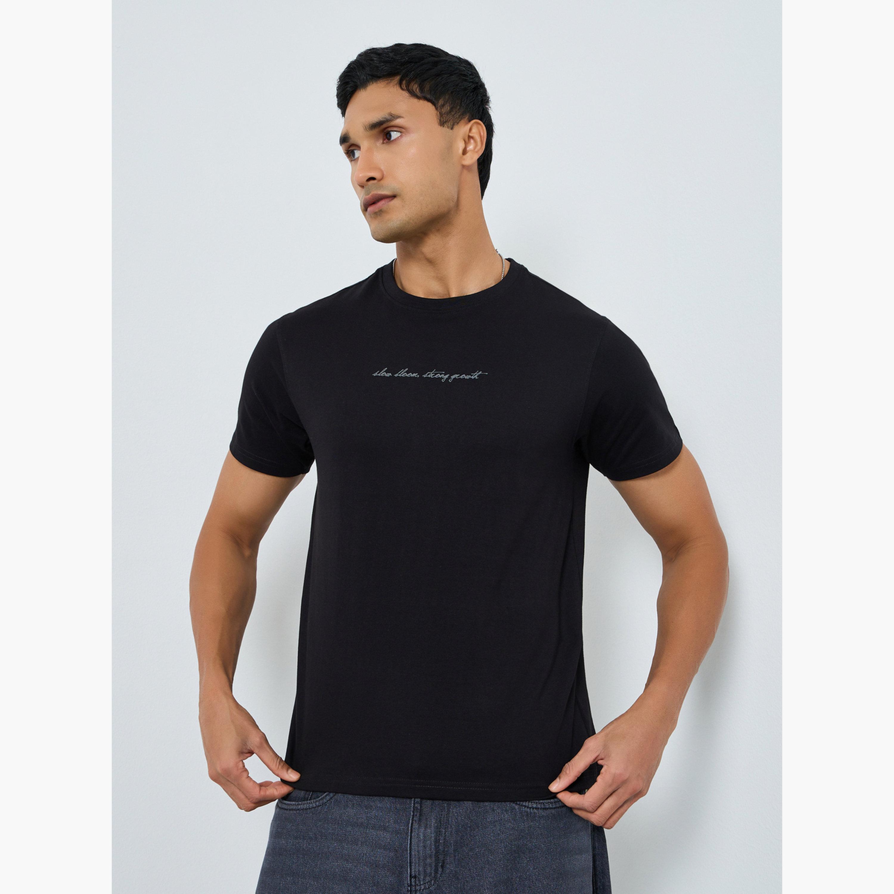 تيشيرت بياقة دائرية بطبعة جرافيك-men-clothing-tshirtsandpolos-tshirts-image-1