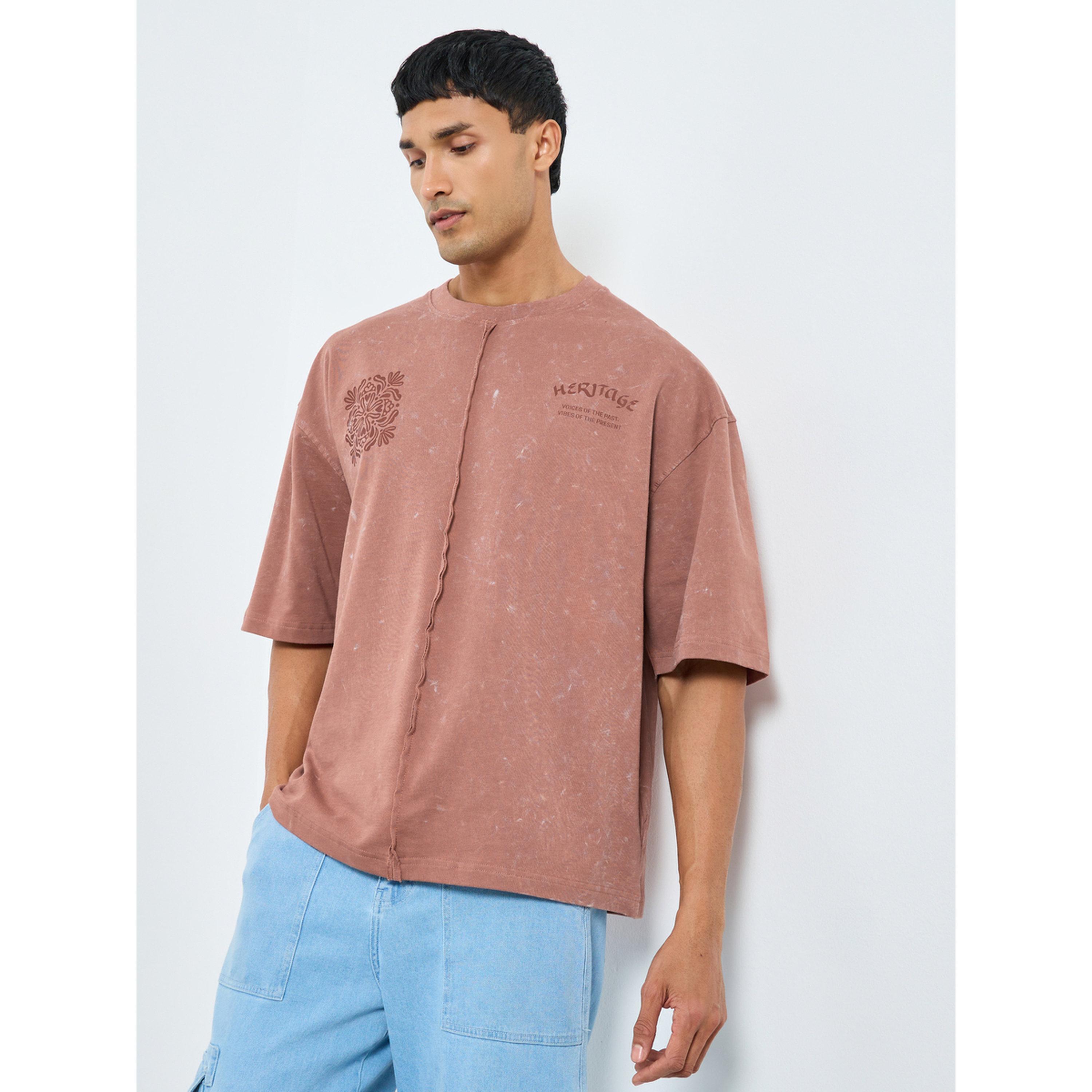 تيشيرت مطبع بقصة مربعة وتأثير غسيل حمضي-men-clothing-tshirtsandpolos-tshirts-image-1