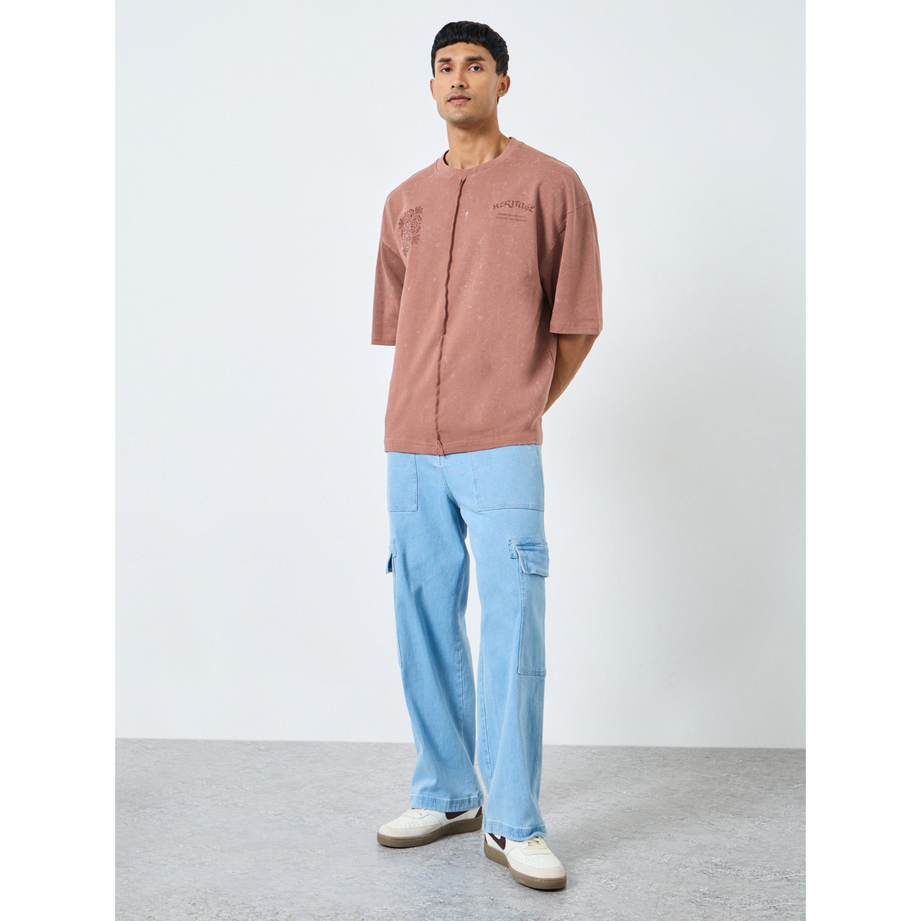 تيشيرت مطبع بقصة مربعة وتأثير غسيل حمضي-men-clothing-tshirtsandpolos-tshirts-image-2