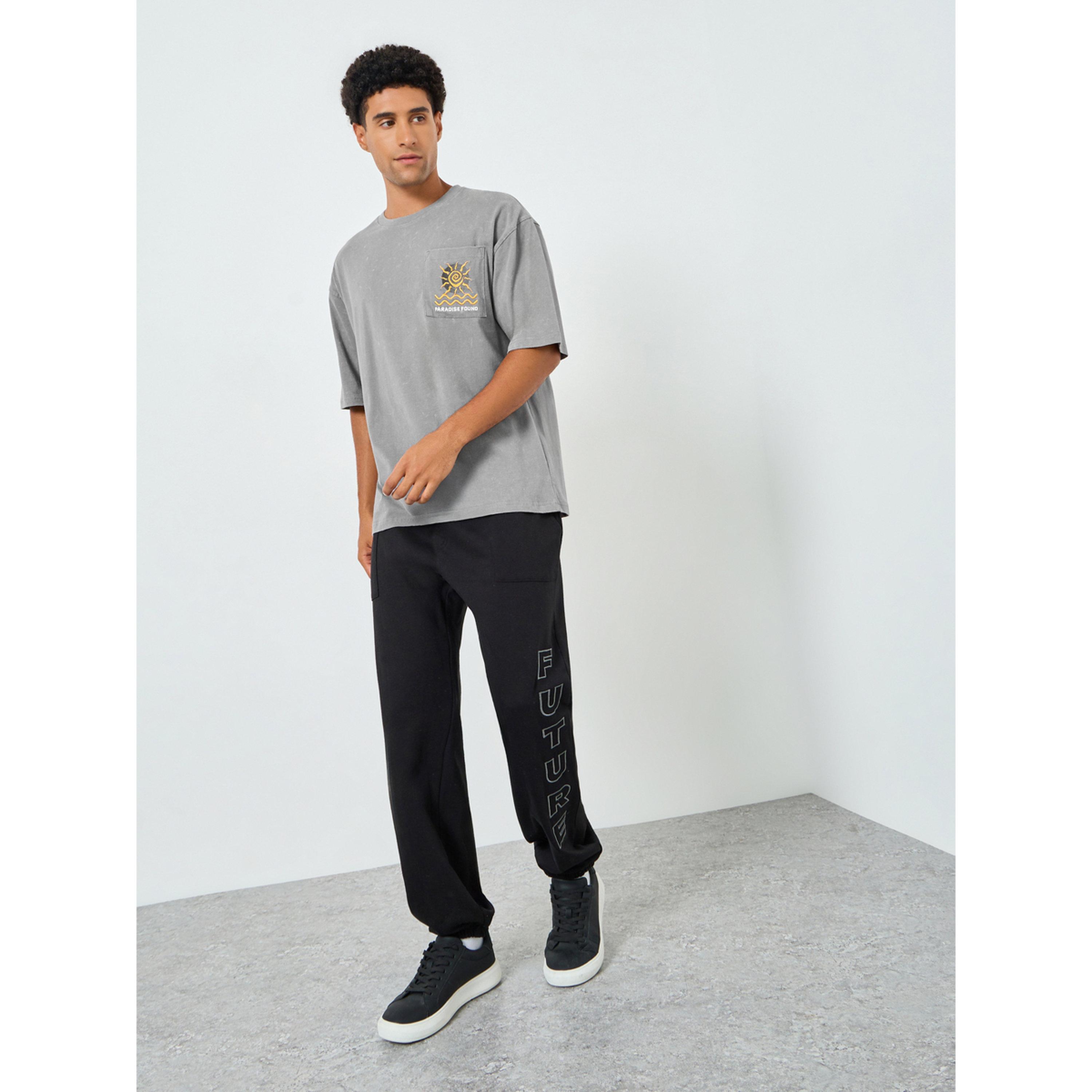 تيشيرت جيرسي ثقيل بغسيل حمضي وقصة واسعة للرجال-men-clothing-tshirtsandpolos-tshirts-image-2