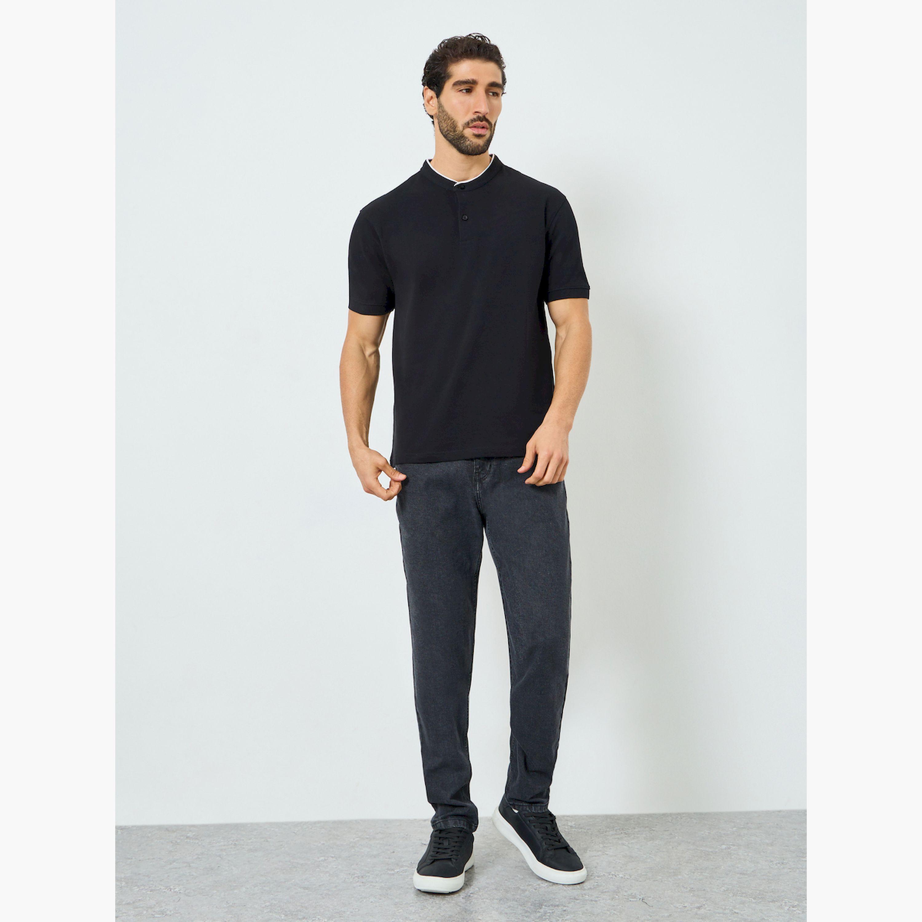 تيشيرت بولو بيكيه بقصة مريحة وياقة قائمة-men-clothing-tshirtsandpolos-polos-image-2