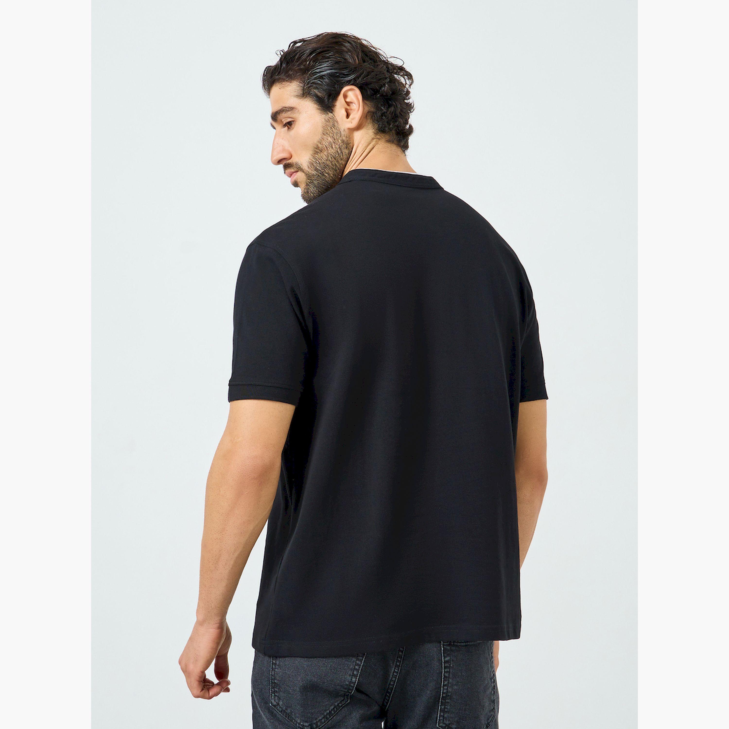 تيشيرت بولو بيكيه بقصة مريحة وياقة قائمة-men-clothing-tshirtsandpolos-polos-image-3