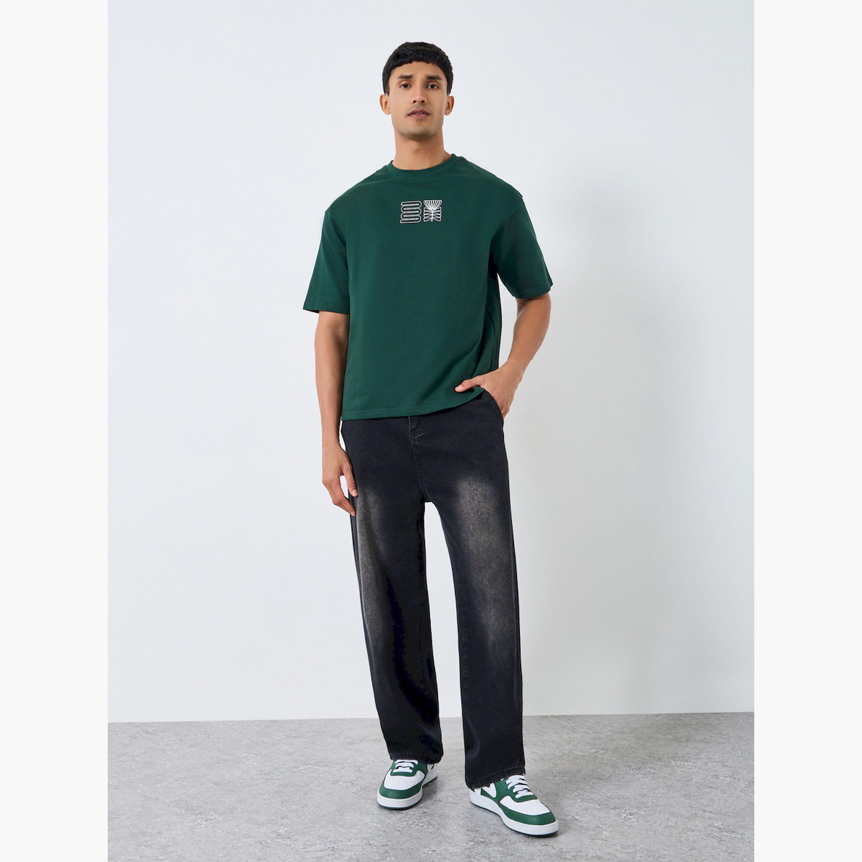تيشيرت بطبعة جرافيك وقصة واسعة-men-clothing-tshirtsandpolos-tshirts-image-2