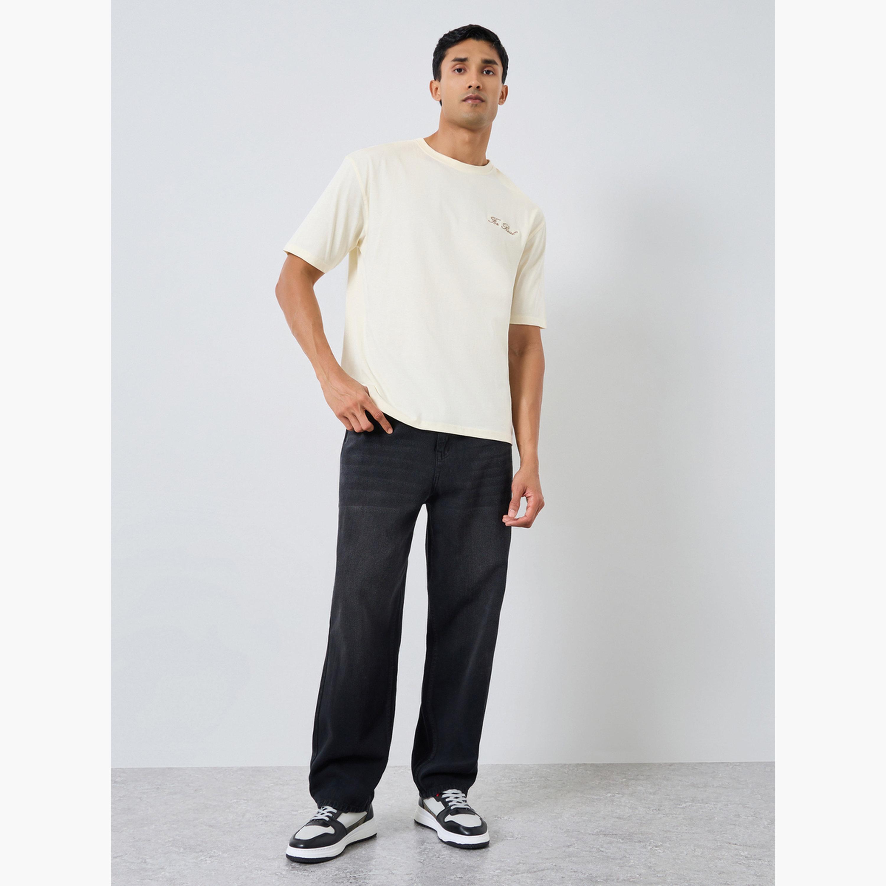 تيشيرت فضفاض مُطرّز-men-clothing-tshirtsandpolos-tshirts-image-2