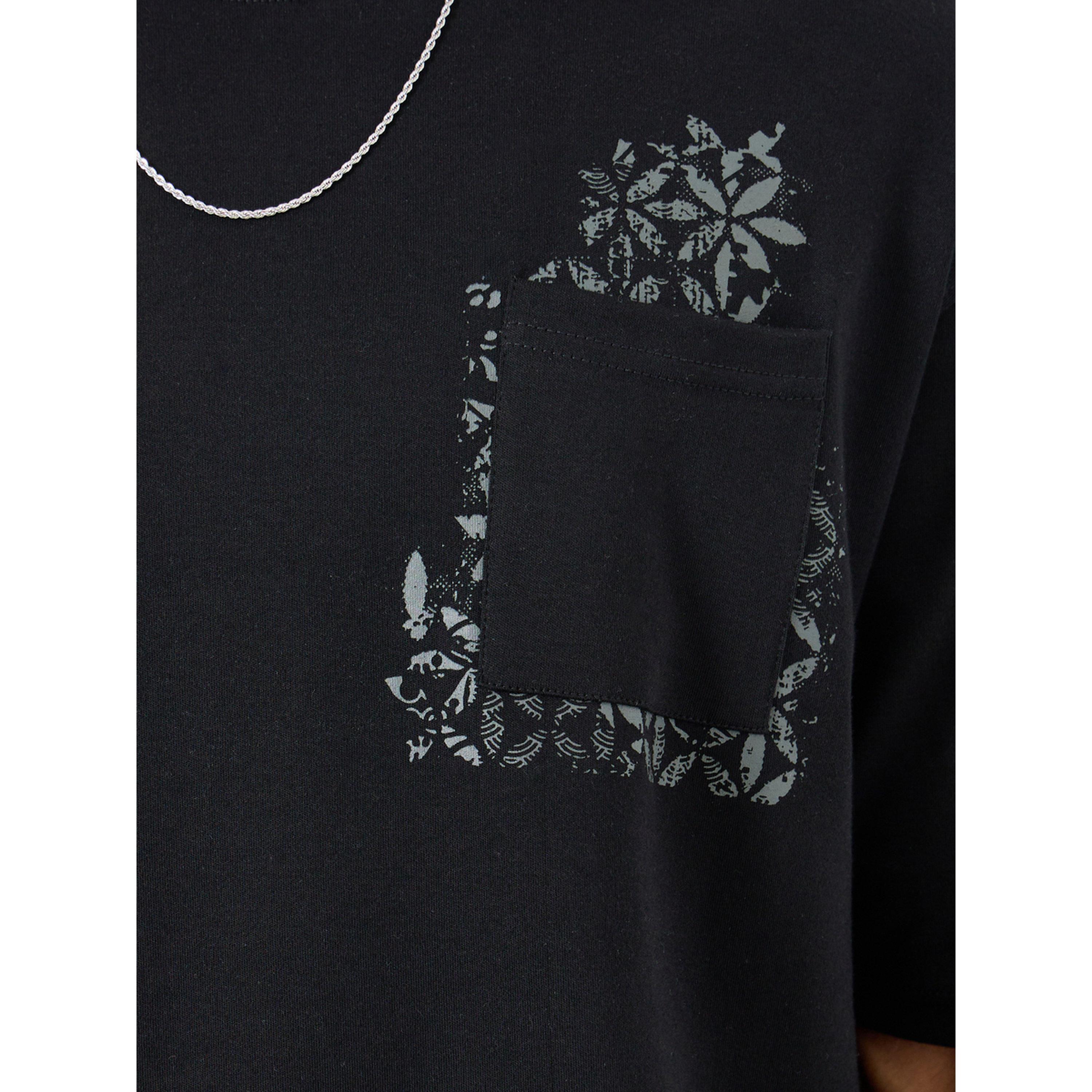 تيشيرت انترلوك واسع بطبعة على الجيب-men-clothing-tshirtsandpolos-tshirts-image-3