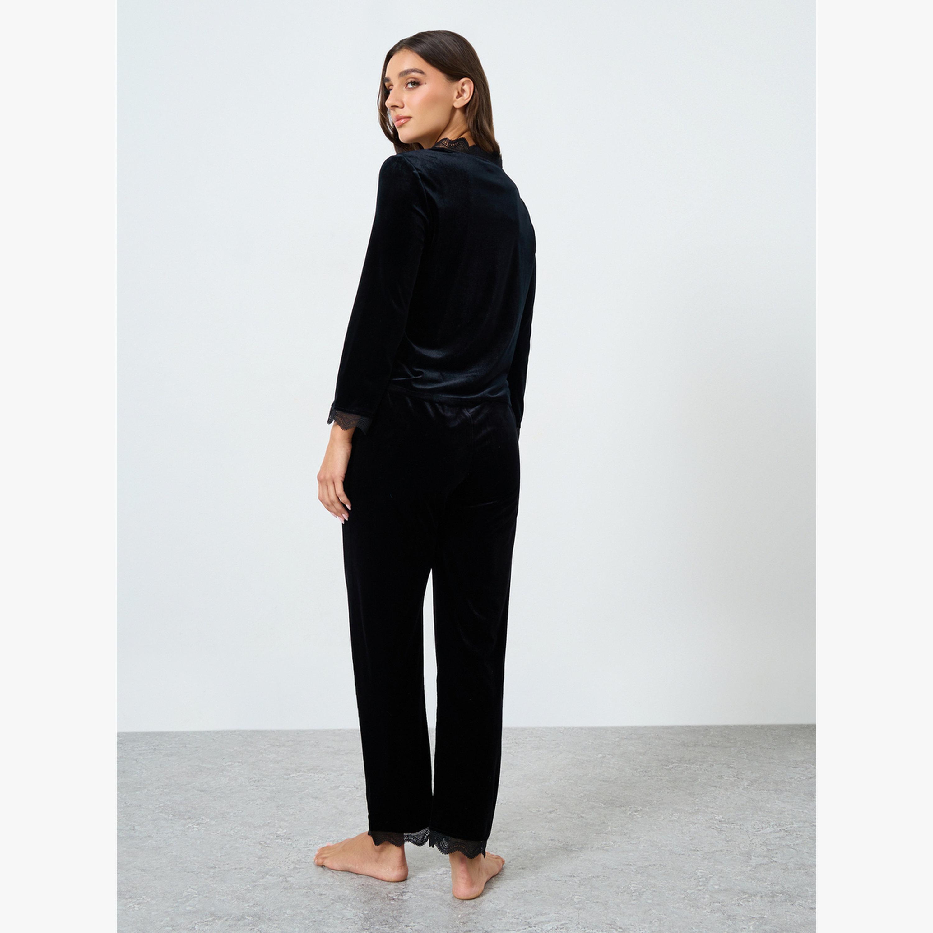 طقماما من بلوزة ببطانة دانتيل بمظهر المخمل وبنطال-women-clothing-nightwear-pyjamas-longsets-image-5