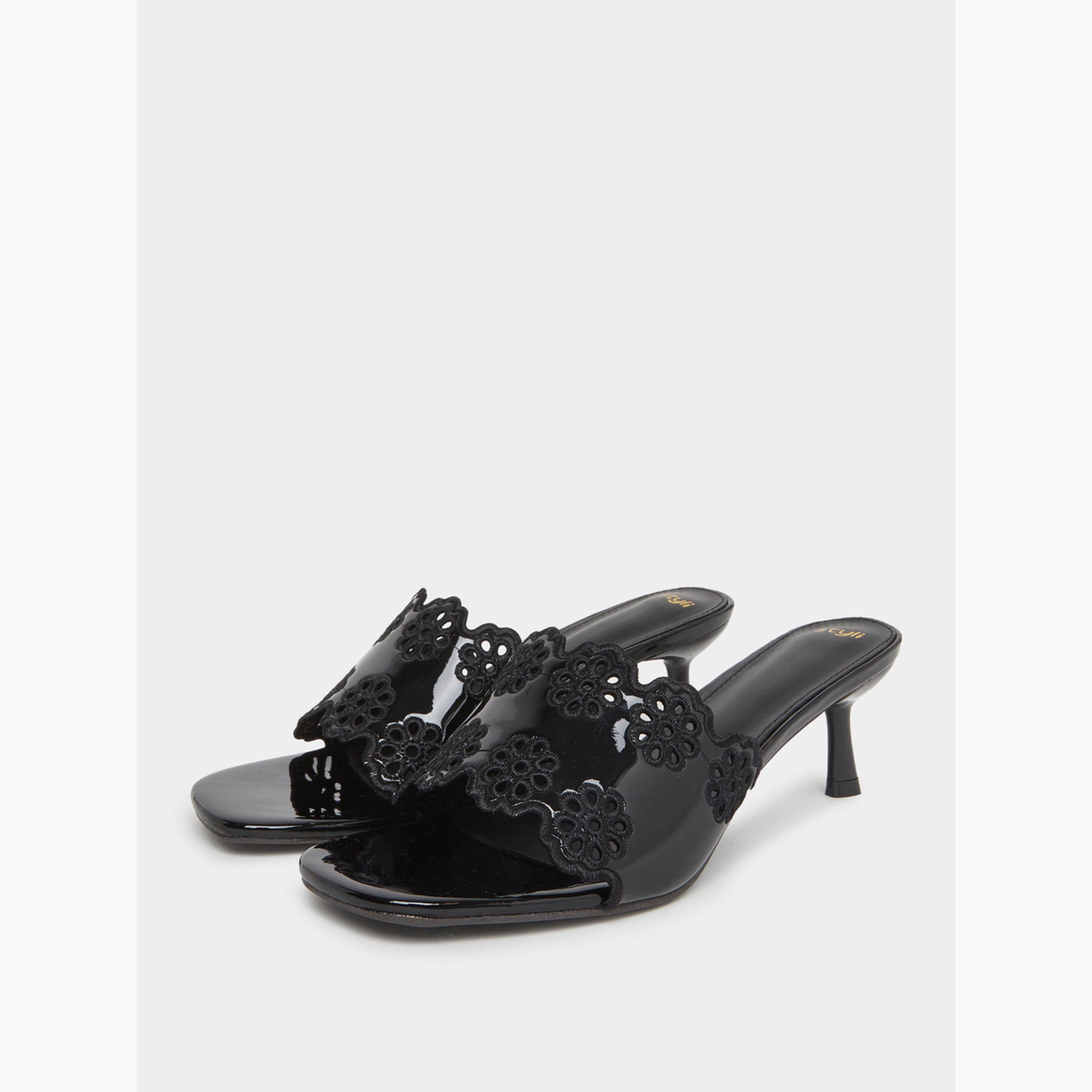 صندل بكعب منخفض ومفرغ بطبعة زهور-women-shoes-heels-image-1
