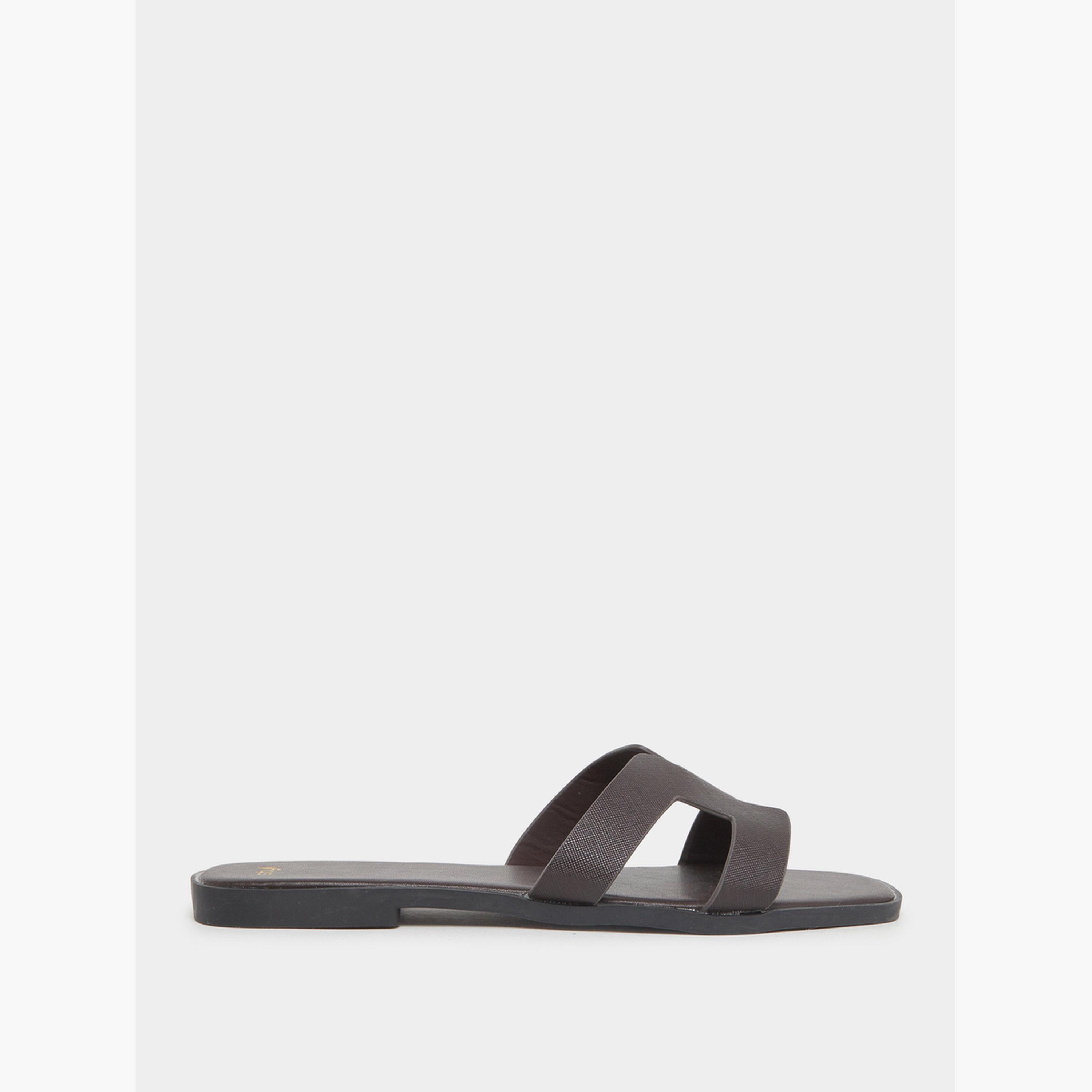 شبشب مسطح بلون أسود-women-shoes-flipflopsandslides-image-2