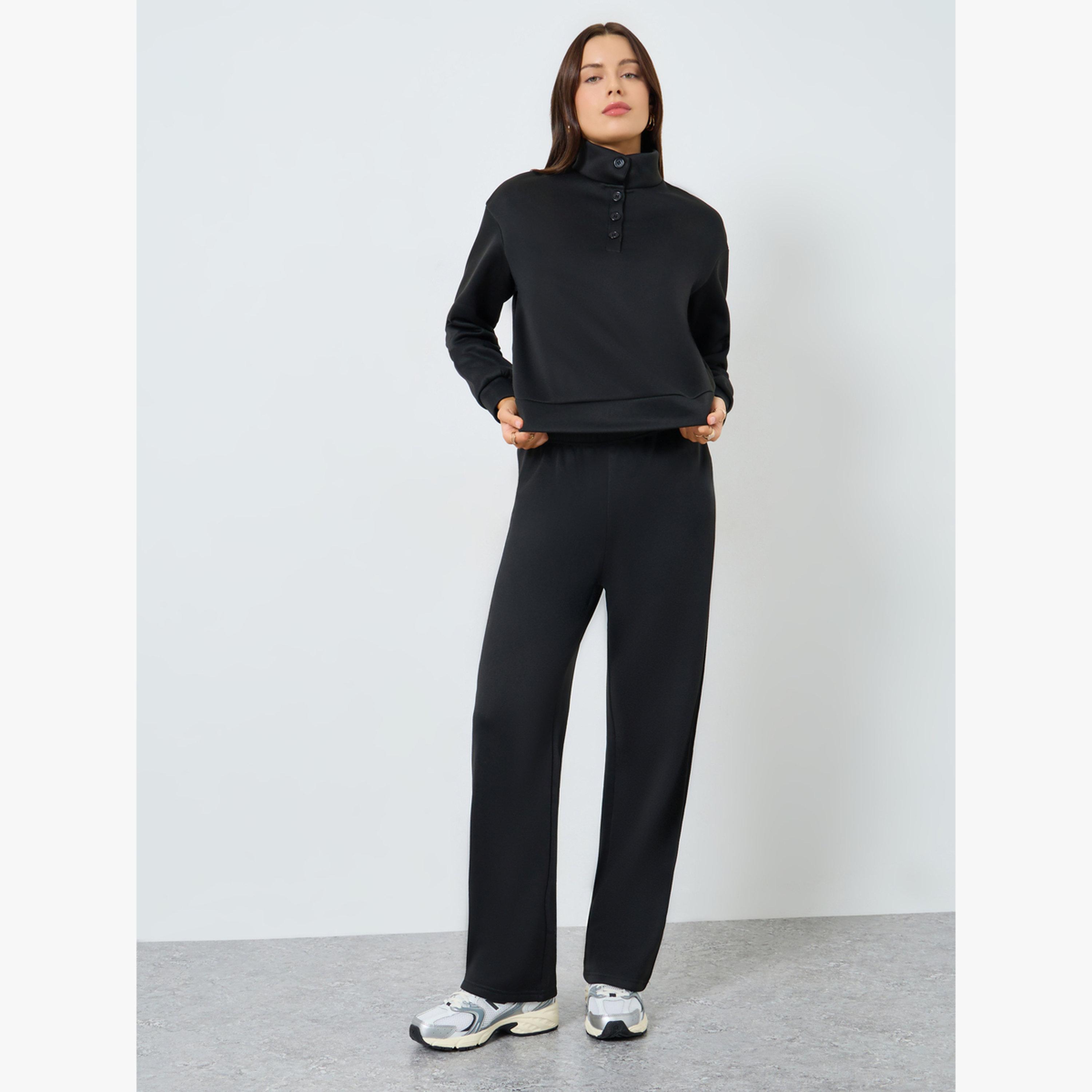 طقم منسق من سويت شيرت بأزرار وجوغر-women-clothing-coordsets-image-1