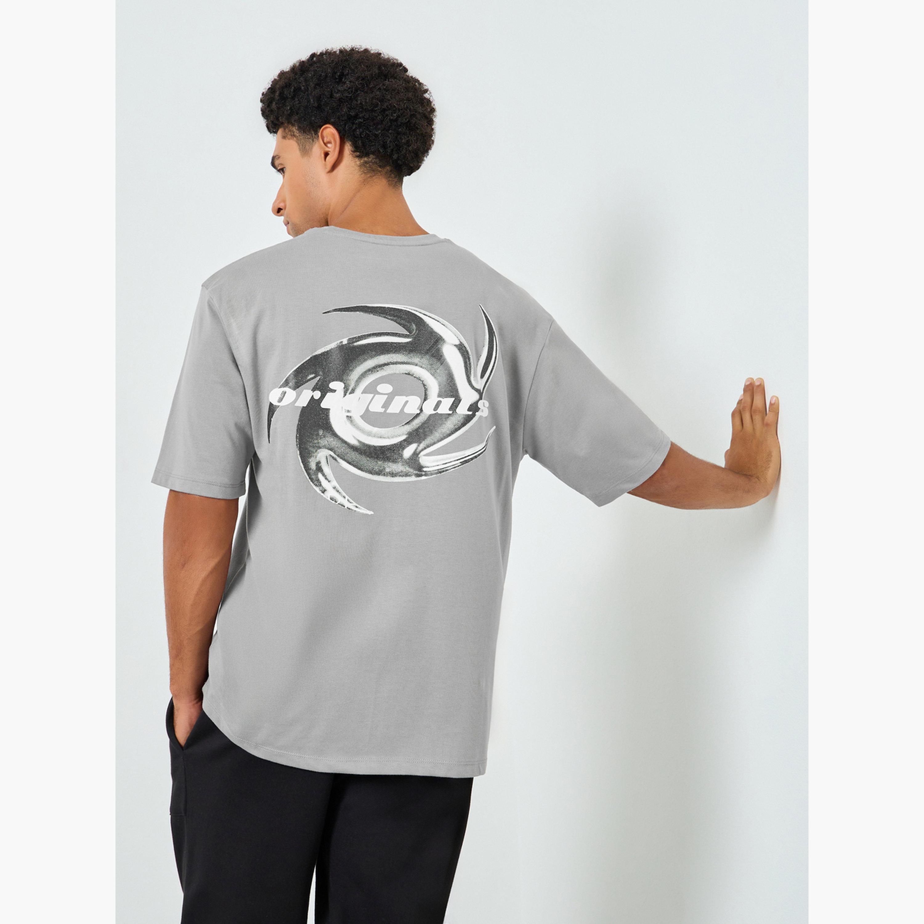 تيشيرت بقصة واسعة وطبعة جرافيك للرجال-men-clothing-tshirtsandpolos-polos-image-5