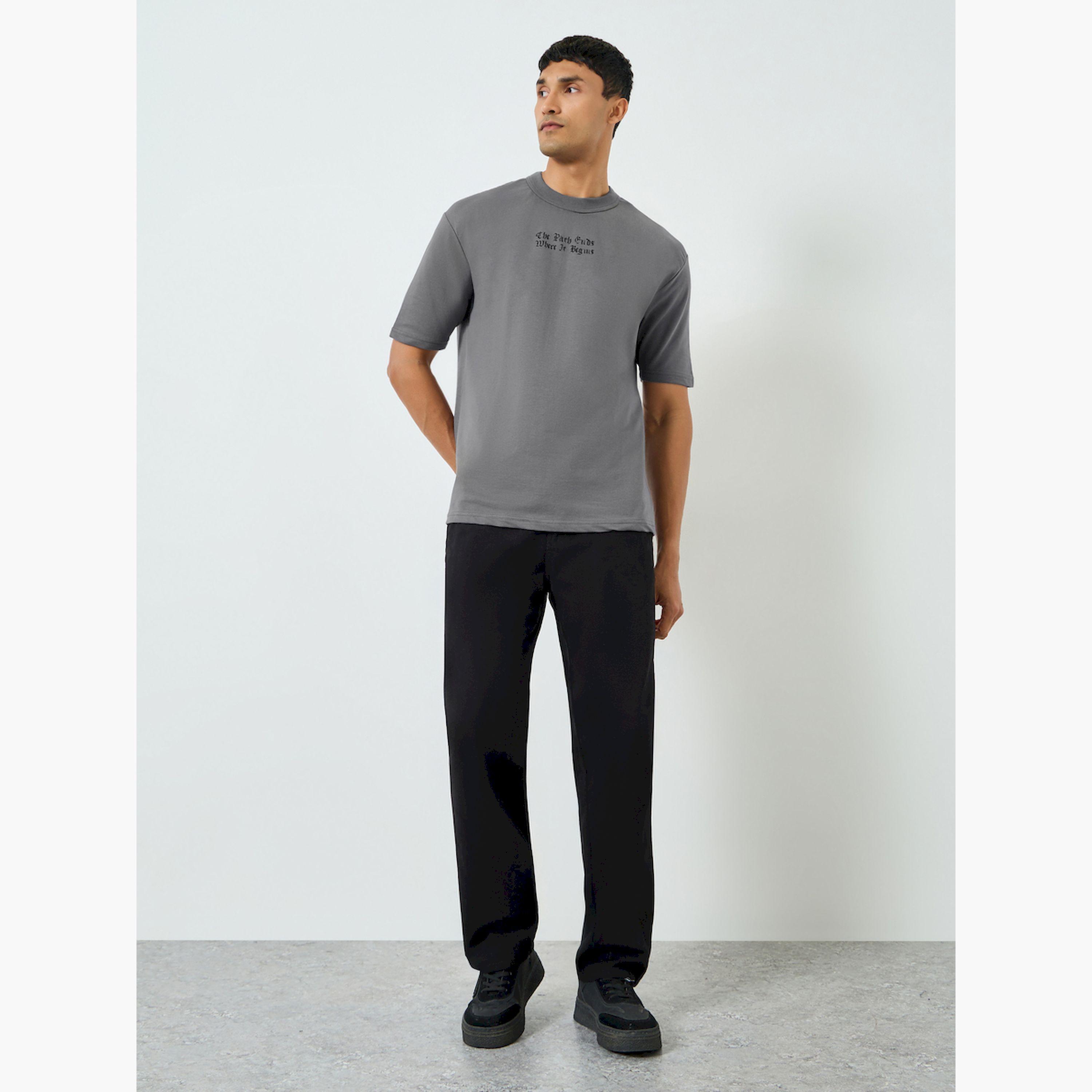 تيشيرت رجالي واسع بطبعة جرافيك لون رمادي-men-clothing-tshirtsandpolos-tshirts-image-2