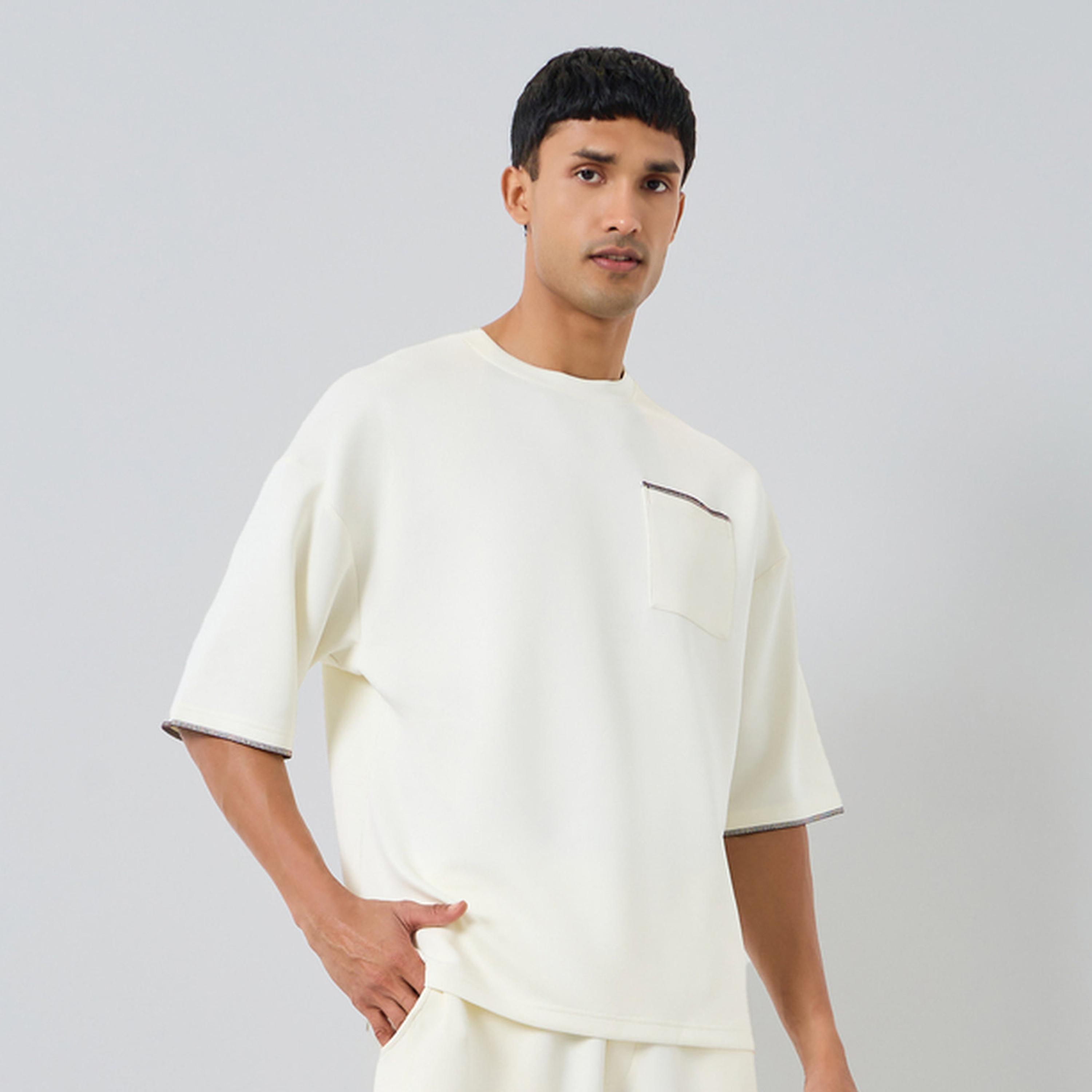 تيشيرت بقصة مربعة وخياطة متباينة-men-clothing-tshirtsandpolos-tshirts-image-1