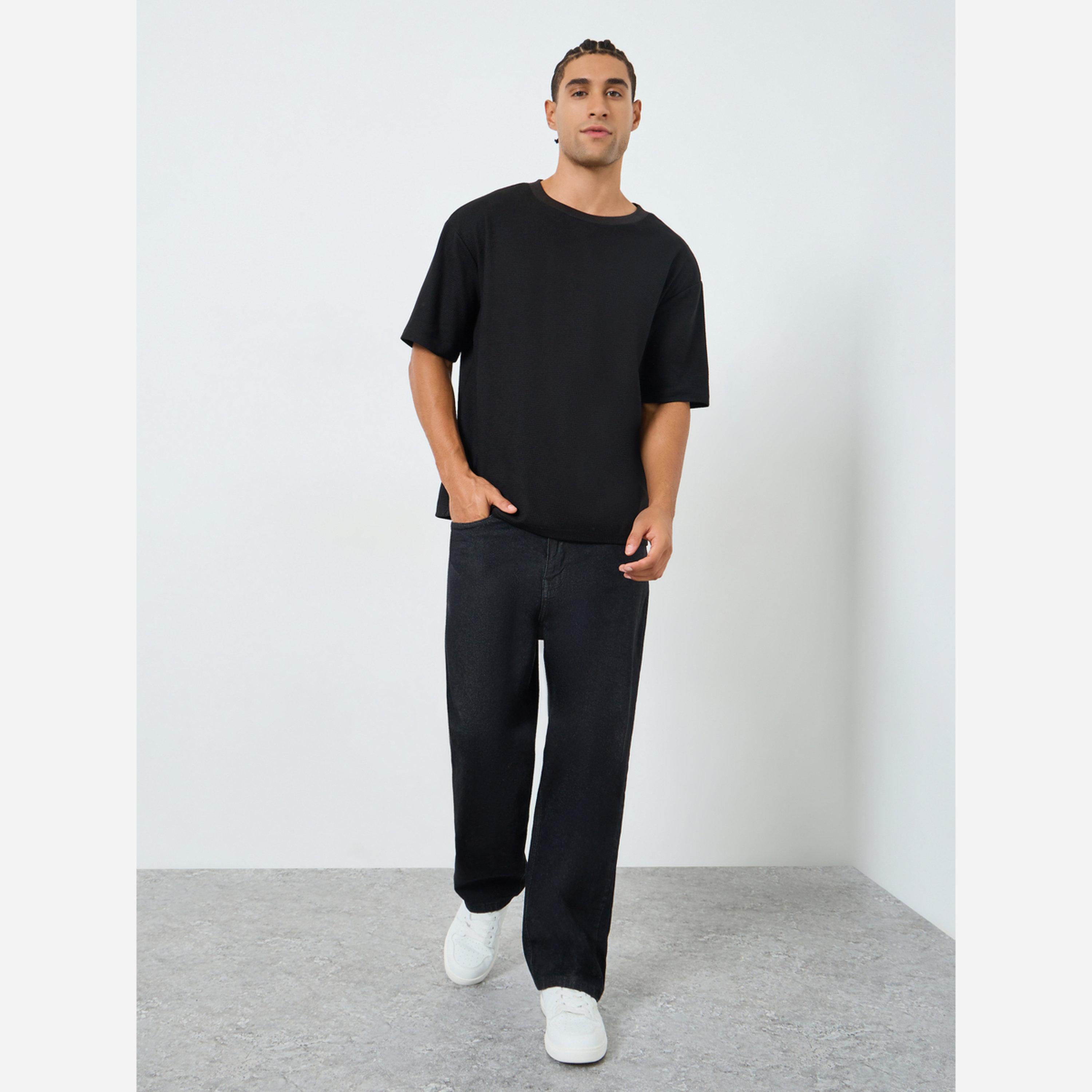 ستايلي - تيشيرت رجالي مقاس واسع ياقة عالية بنسيج بارز-men-clothing-tshirtsandpolos-tshirts-image-2
