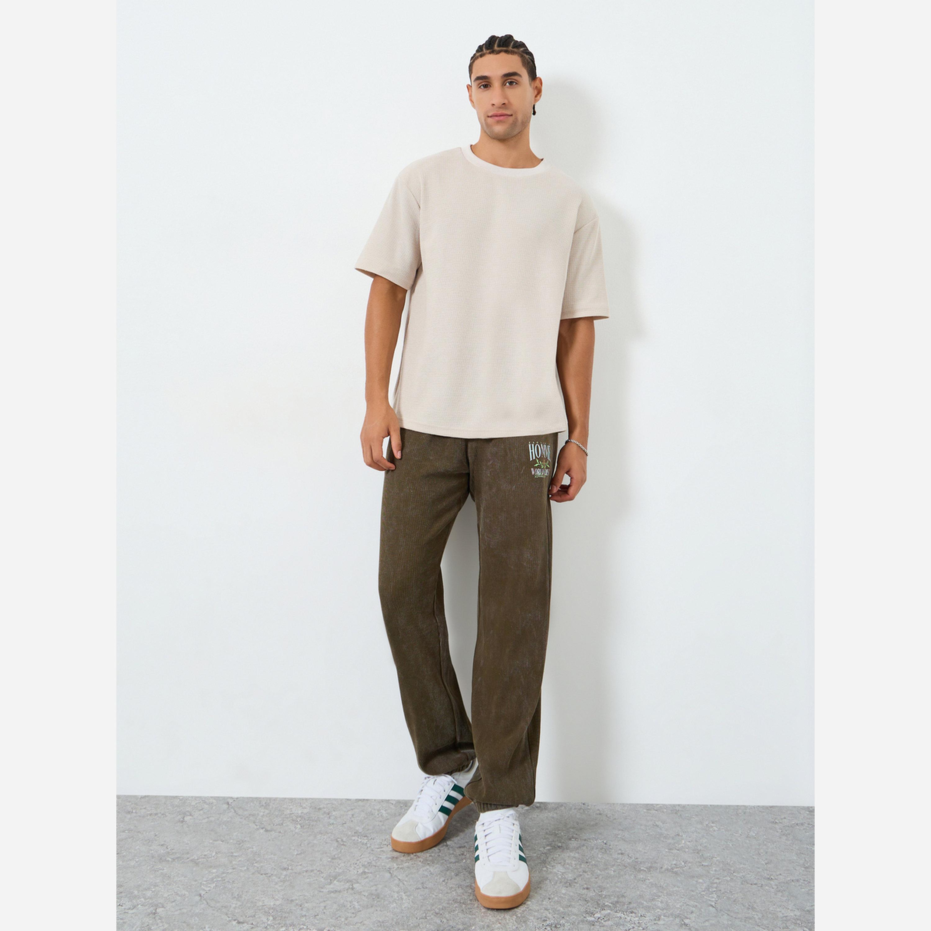 ستايلي - تيشيرت رجالي مقاس واسع ياقة عالية بنسيج بارز-men-clothing-tshirtsandpolos-tshirts-image-2