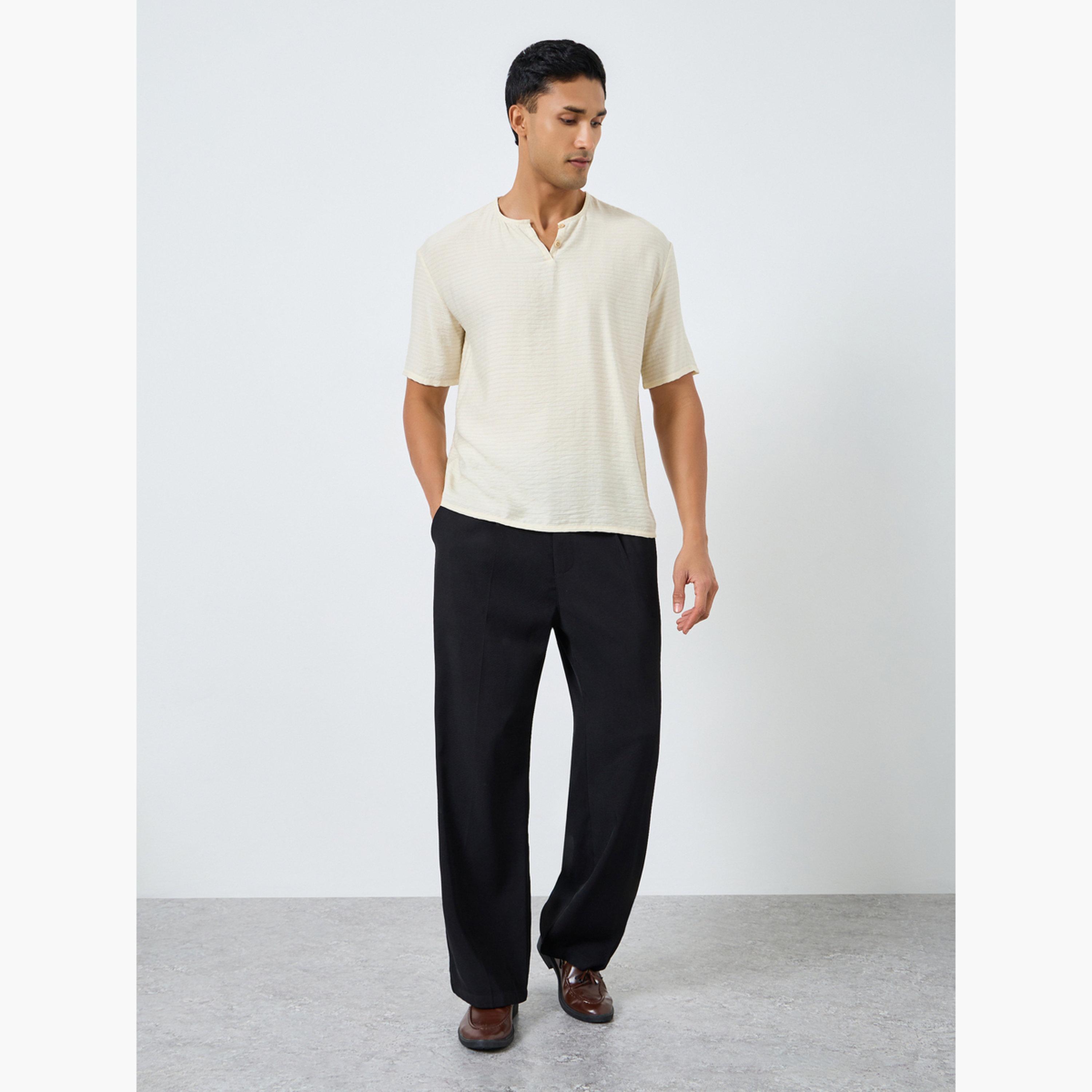 تيشيرت بقصة واسعة من مزيج الكتان بتفاصيل بارزة الملمس-men-clothing-tshirtsandpolos-tshirts-image-2