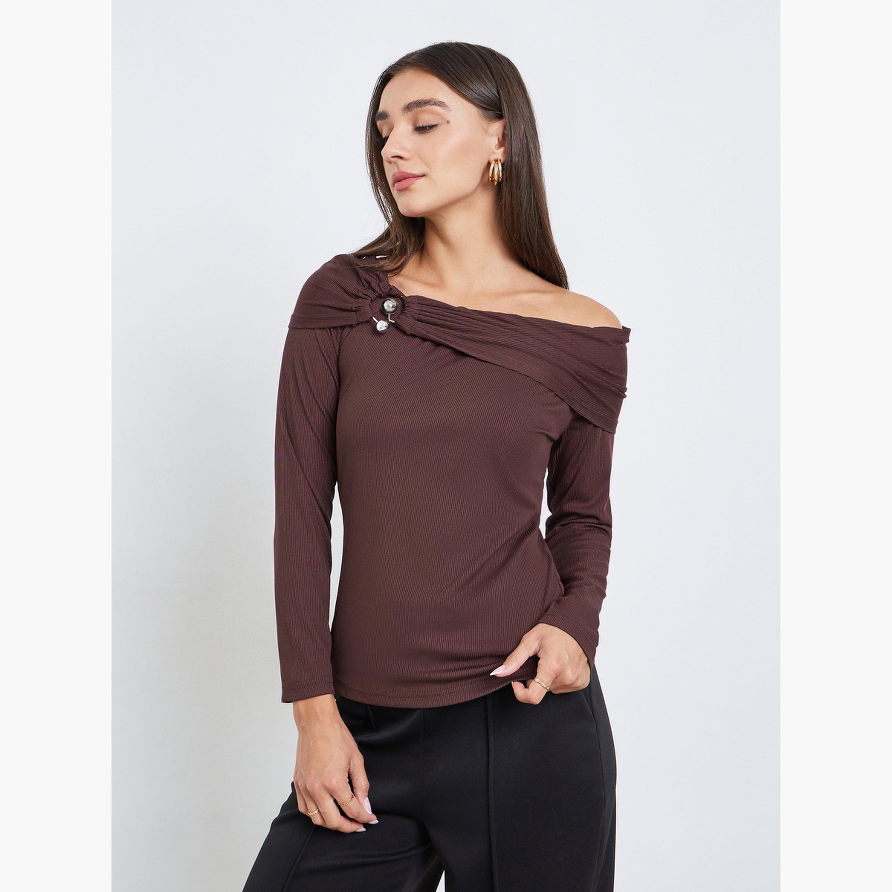 ستايلي - بلوزة مزينة بمشبك معدني صلب-women-clothing-shirtsandblouses-blouses-image-3