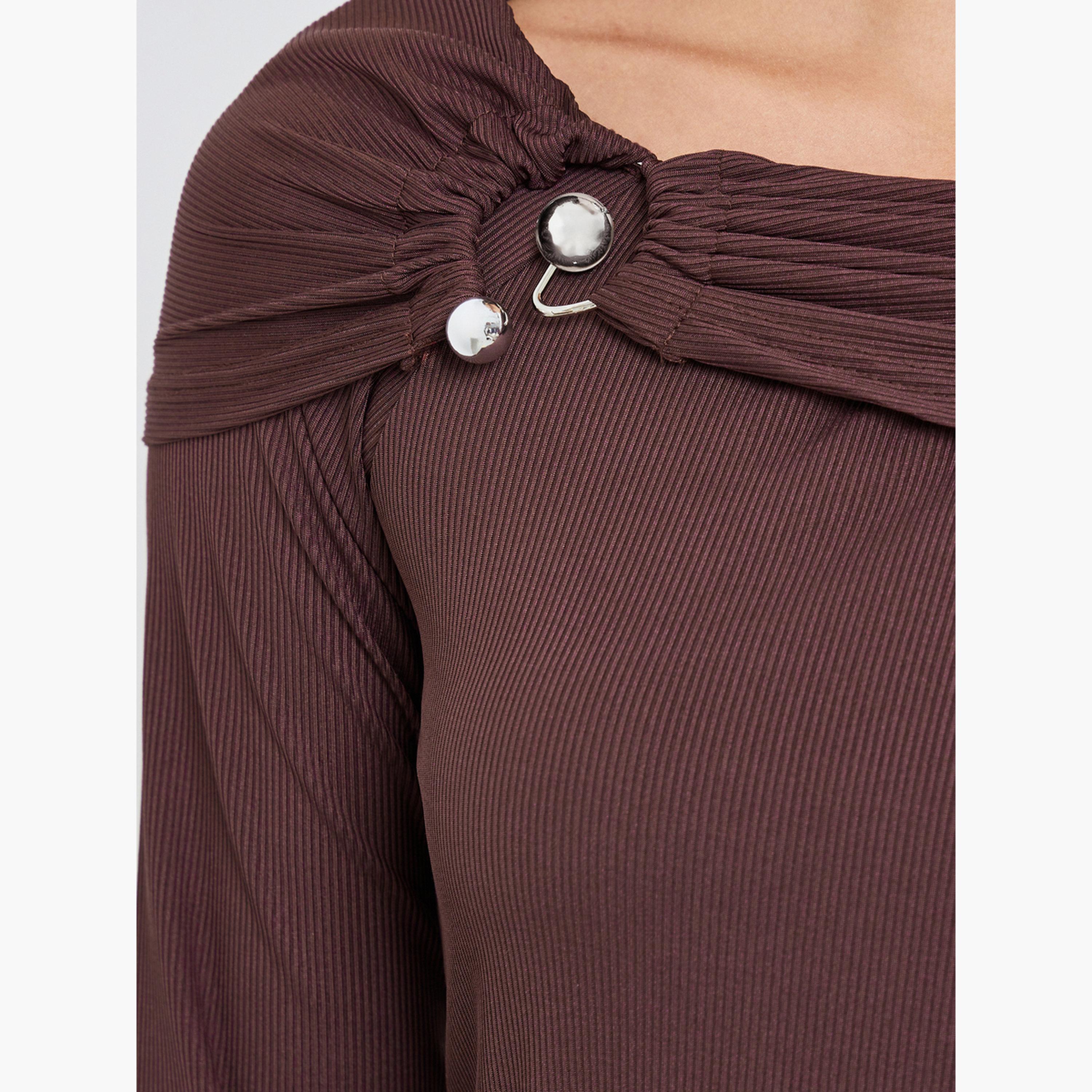 Styli Solid Metal Buckle Detail Knit Top-women-clothing-shirtsandblouses-blouses-image-5