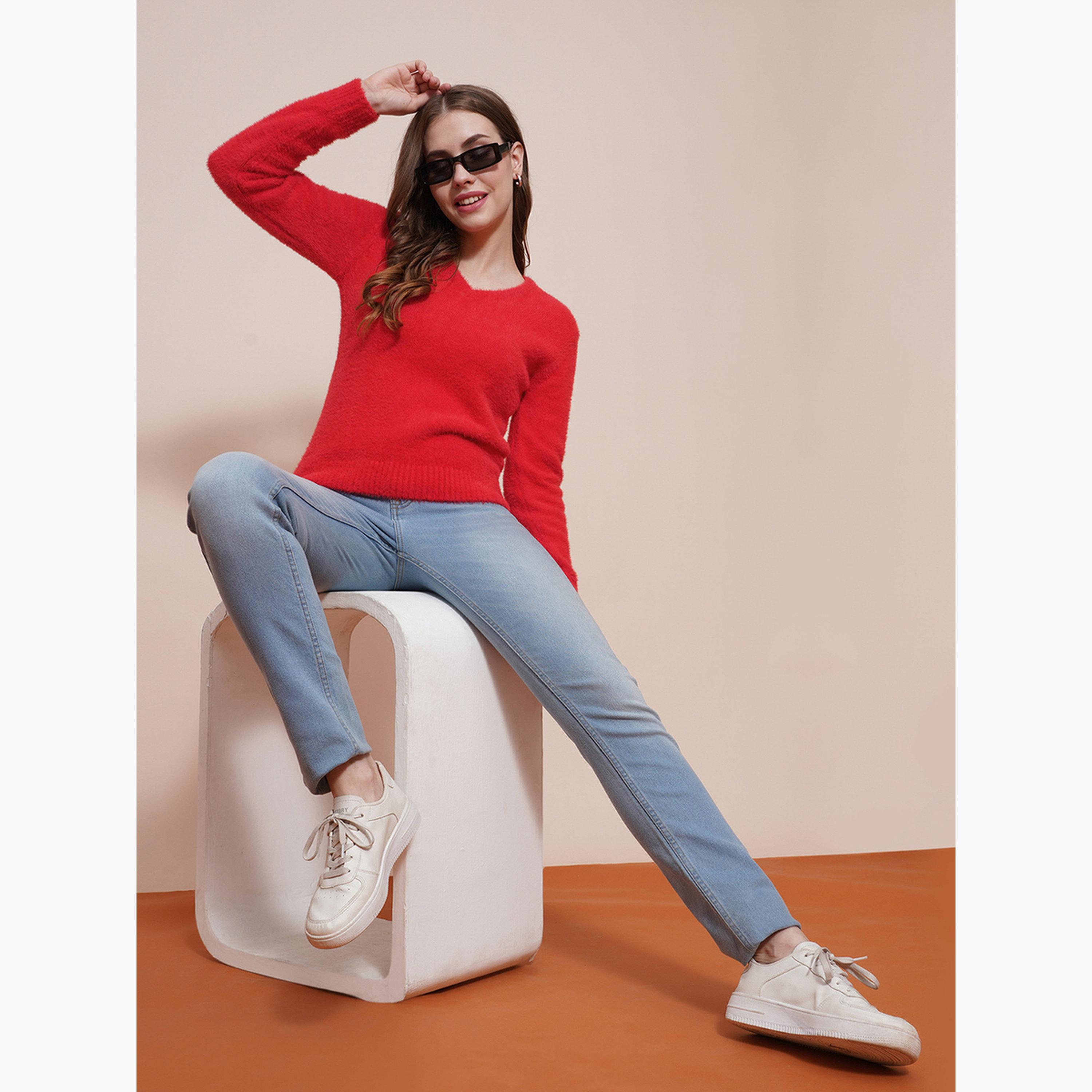غلوبوص × ستايلي - سترة نسائية محبوكة بأكمام طويلة رقبة حرف V ومضلعة باللون الأحمر-women-winterwear-cardigansandjumpers-jumpers-image-2