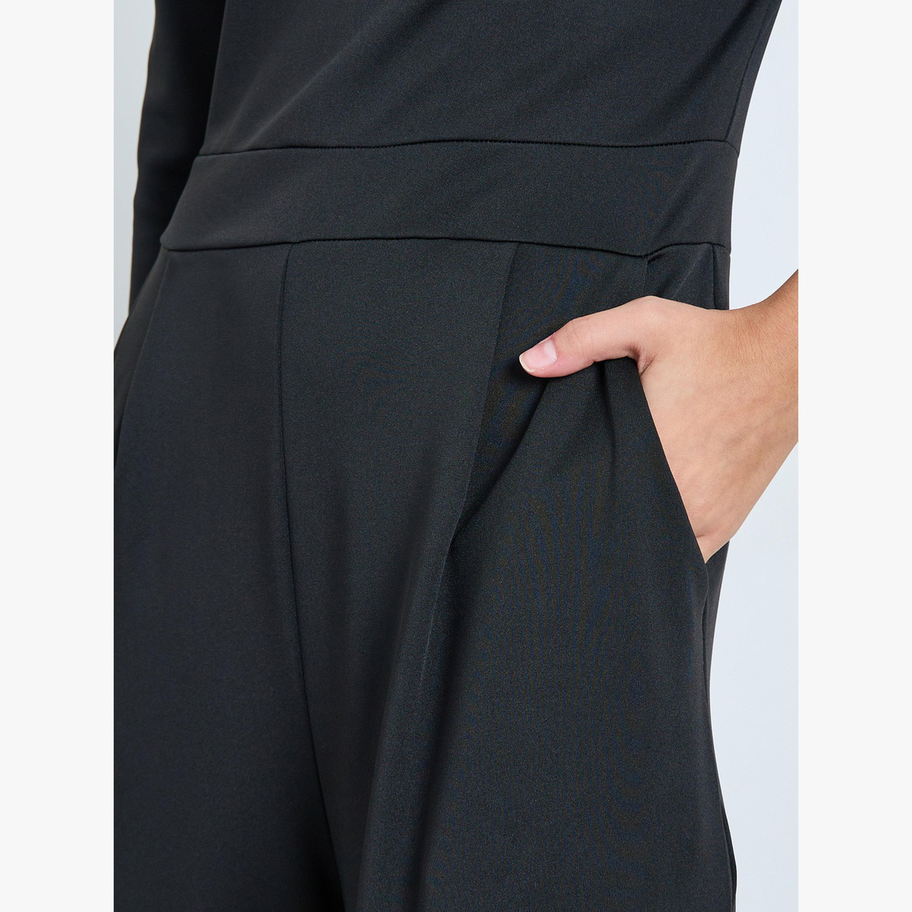 جمبسوت بأكتاف مكشوفة وأرجل واسعة أسود-women-clothing-jumpsuits-image-4