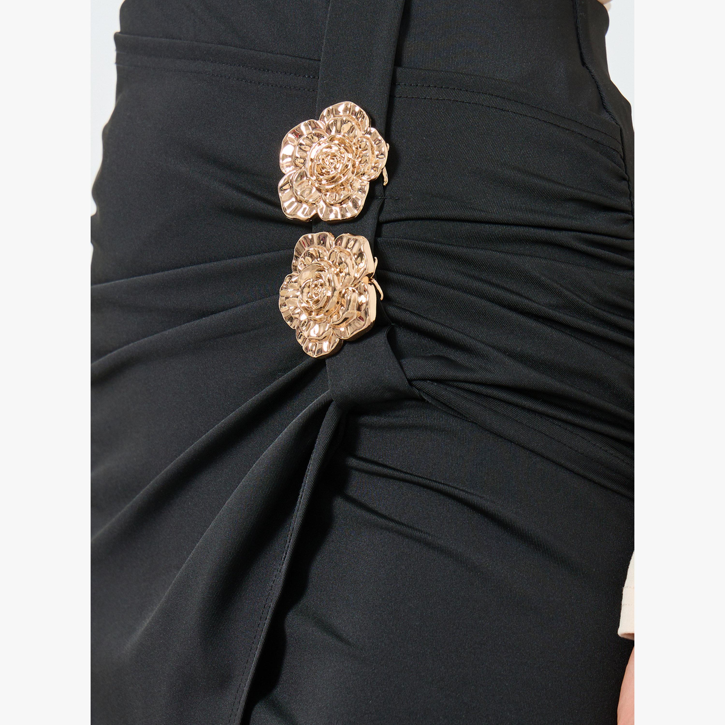 تنورة سادة بتفصيلة كسرات وزر معدني-women-clothing-bottoms-skirts-image-4