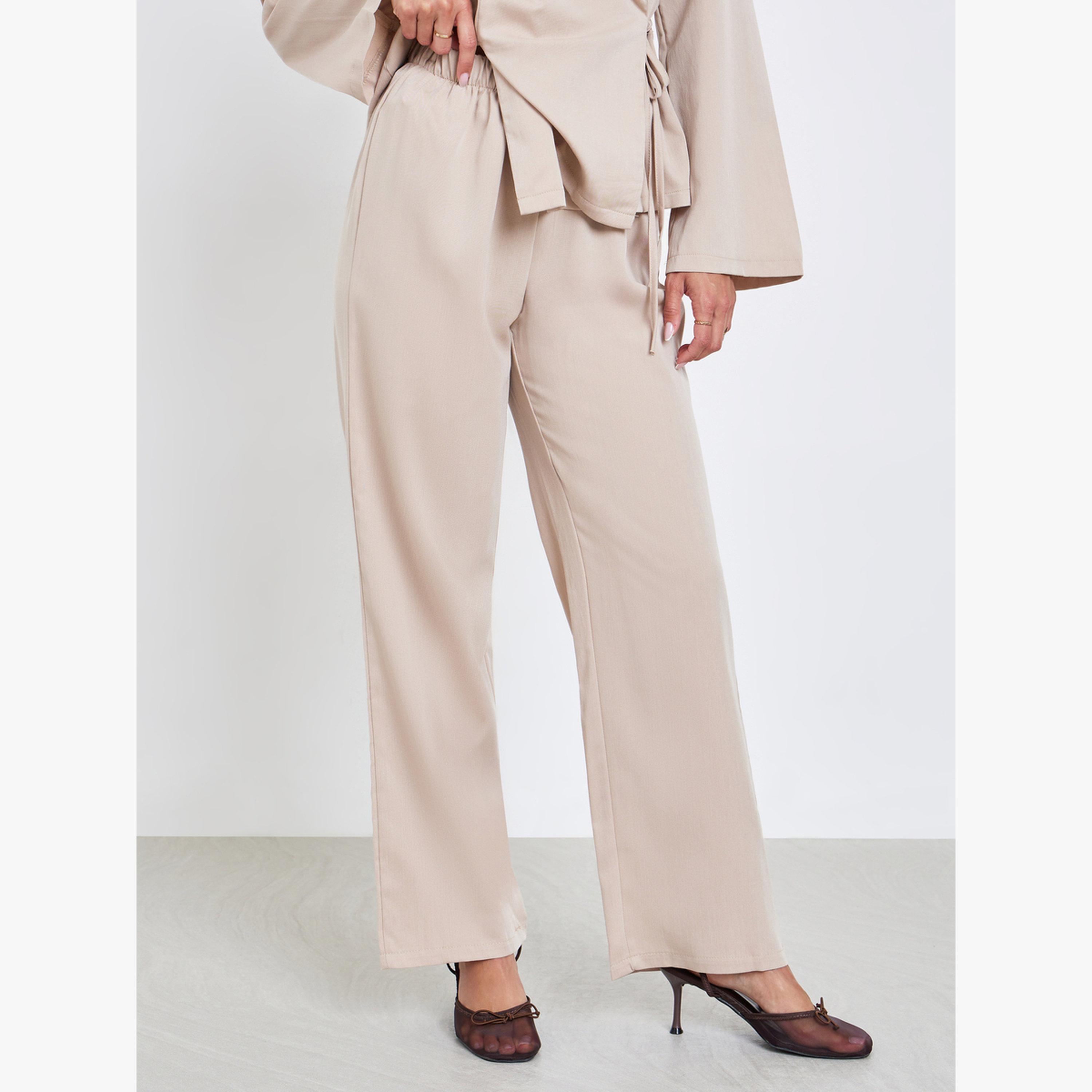 طقم منسق من بلوزة لف سادة وبنطال-women-clothing-coordsets-image-4