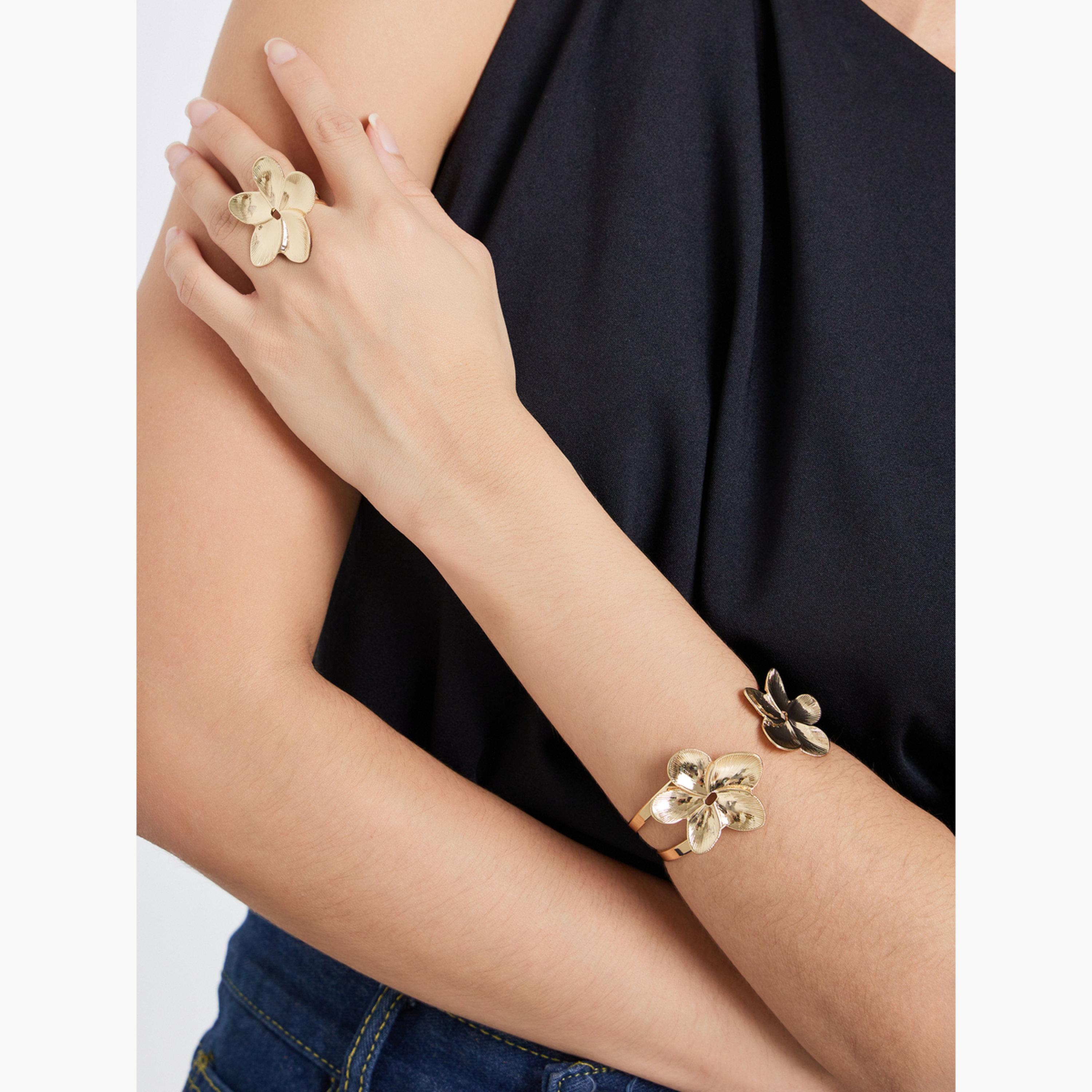 Styli Floral Decor Cuff Bracelet and Ring Jewelry Set-women-watchesandjewellery-jewellery-jewellerysets-image-2