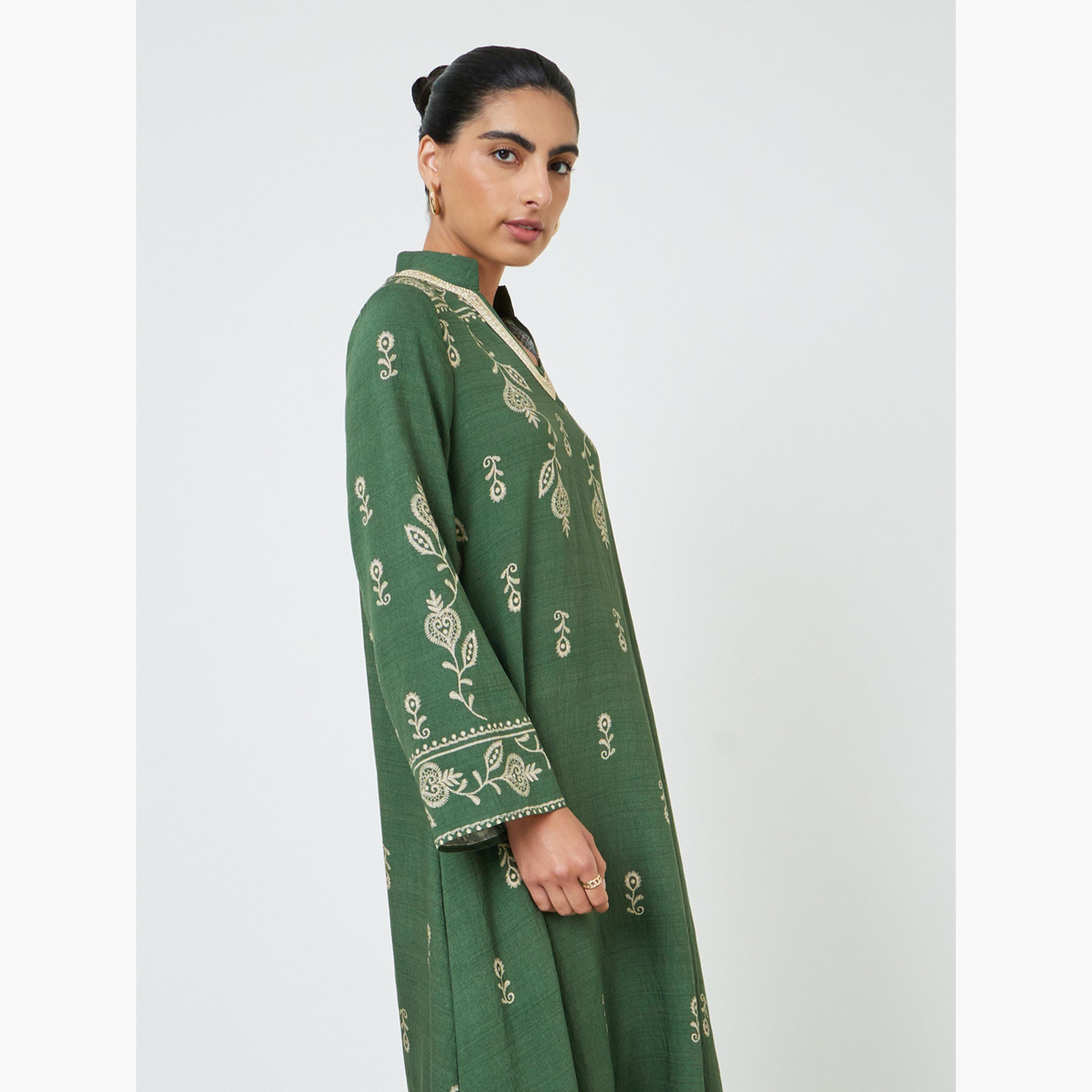 Amirah X Styli Green Embroidered Stand Collar Jalabiya-women-arabicclothing-jalabiyas-image-2
