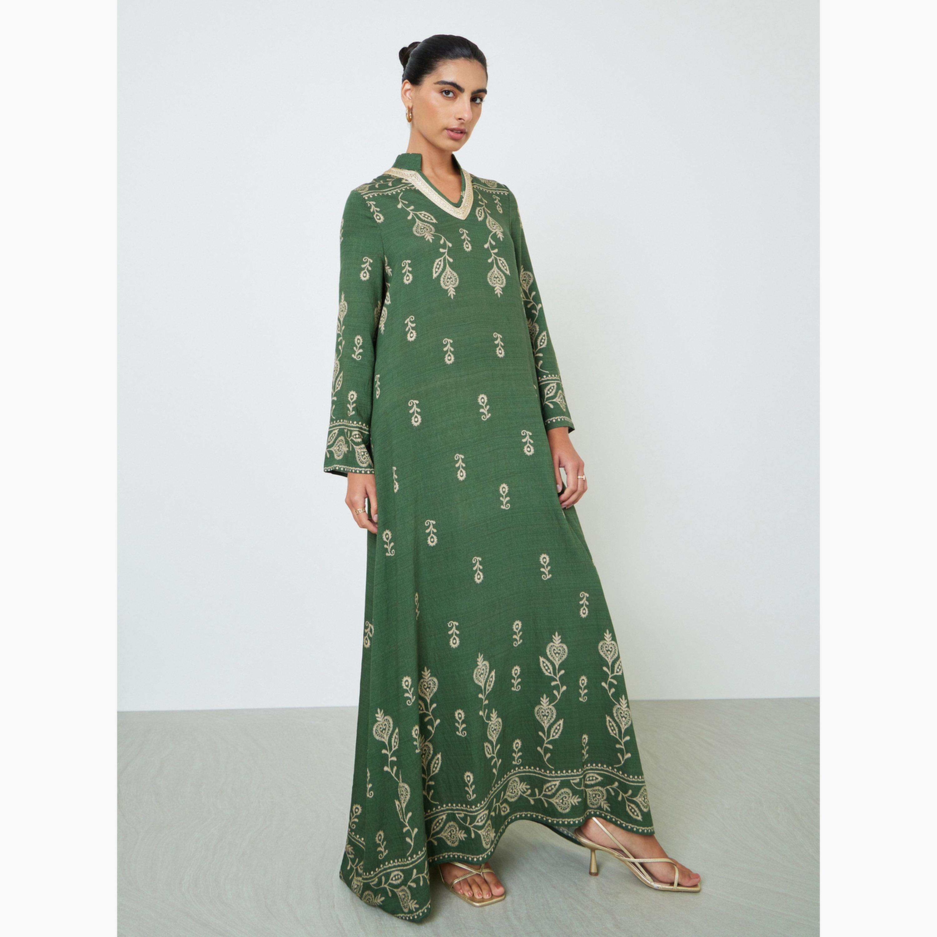 Amirah X Styli Green Embroidered Stand Collar Jalabiya-women-arabicclothing-jalabiyas-image-3