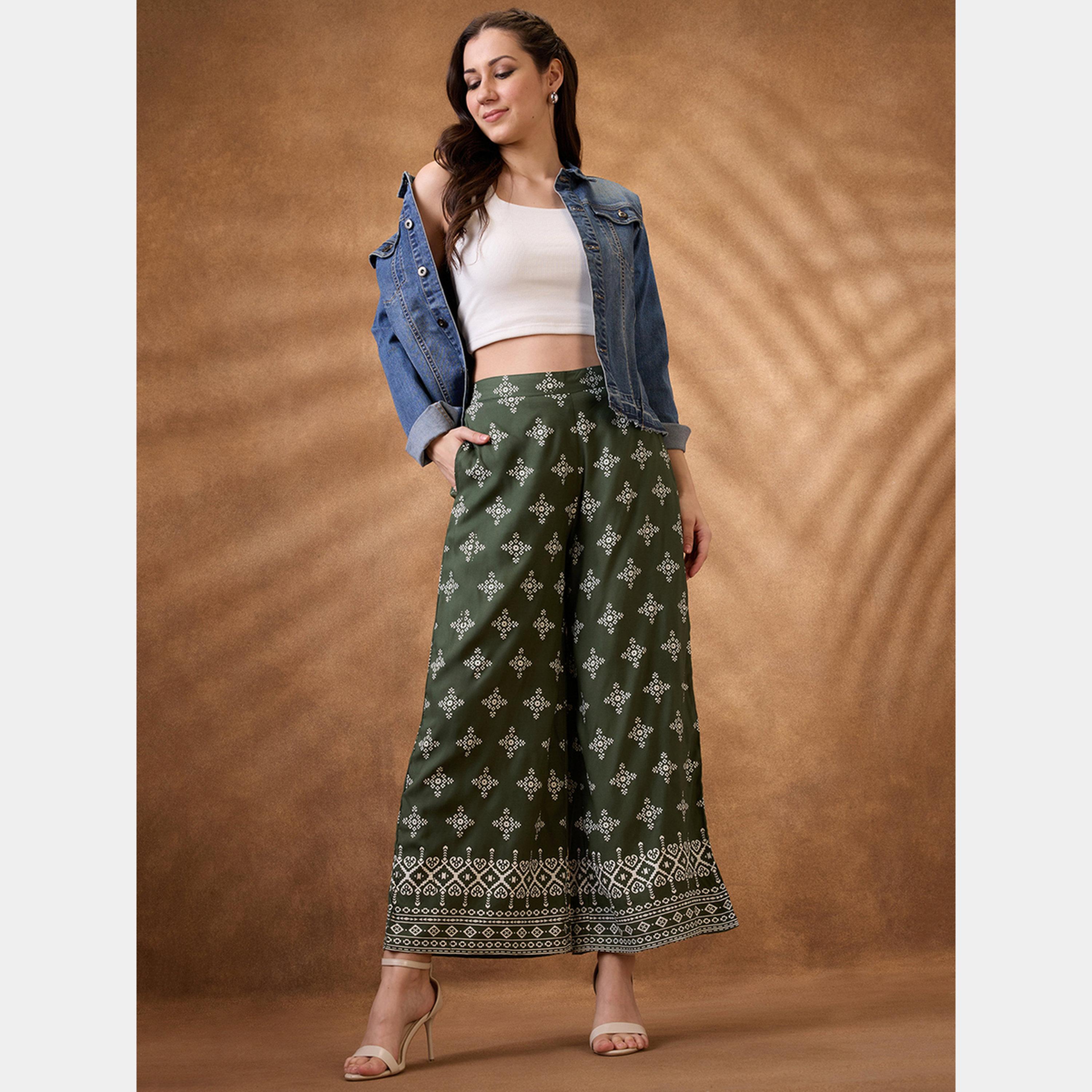 غلوبوص × ستايلي - بنطال نسائي واسع الساق بطبعة عرقية خضراء-women-clothing-bottoms-trousers-image-2