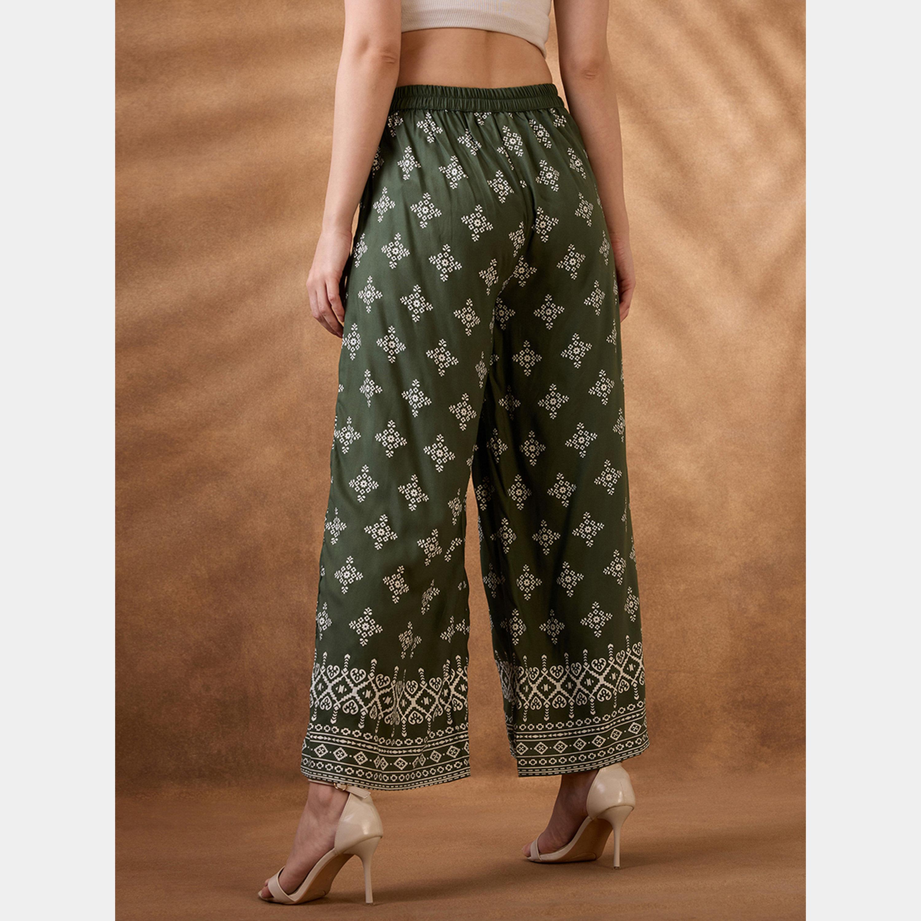 غلوبوص × ستايلي - بنطال نسائي واسع الساق بطبعة عرقية خضراء-women-clothing-bottoms-trousers-image-5