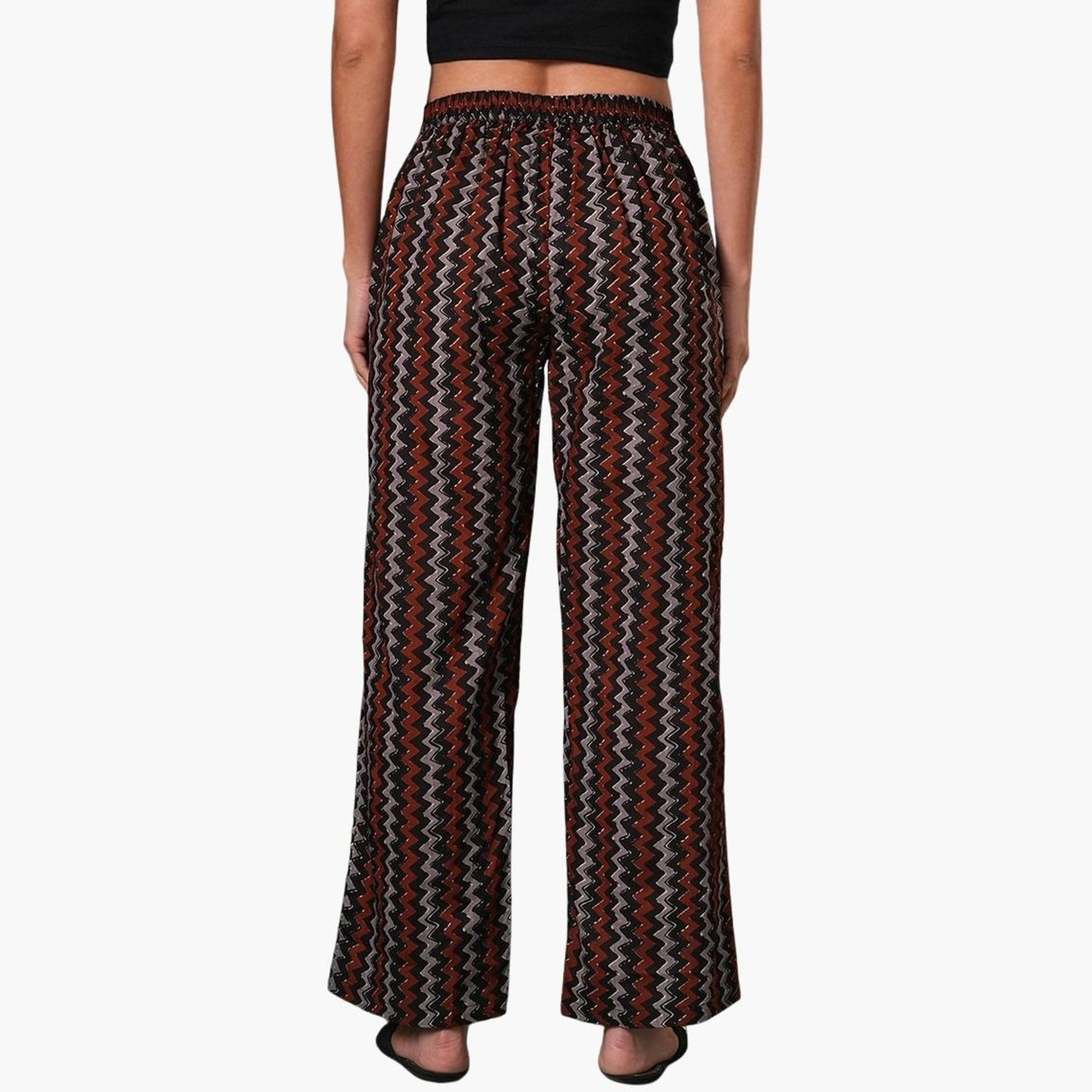 غلوبوس × ستايلي - بنطال قطني أسود بقصّة مستقيمة وطبعة شيفرون للنساء-women-clothing-bottoms-trousers-image-5