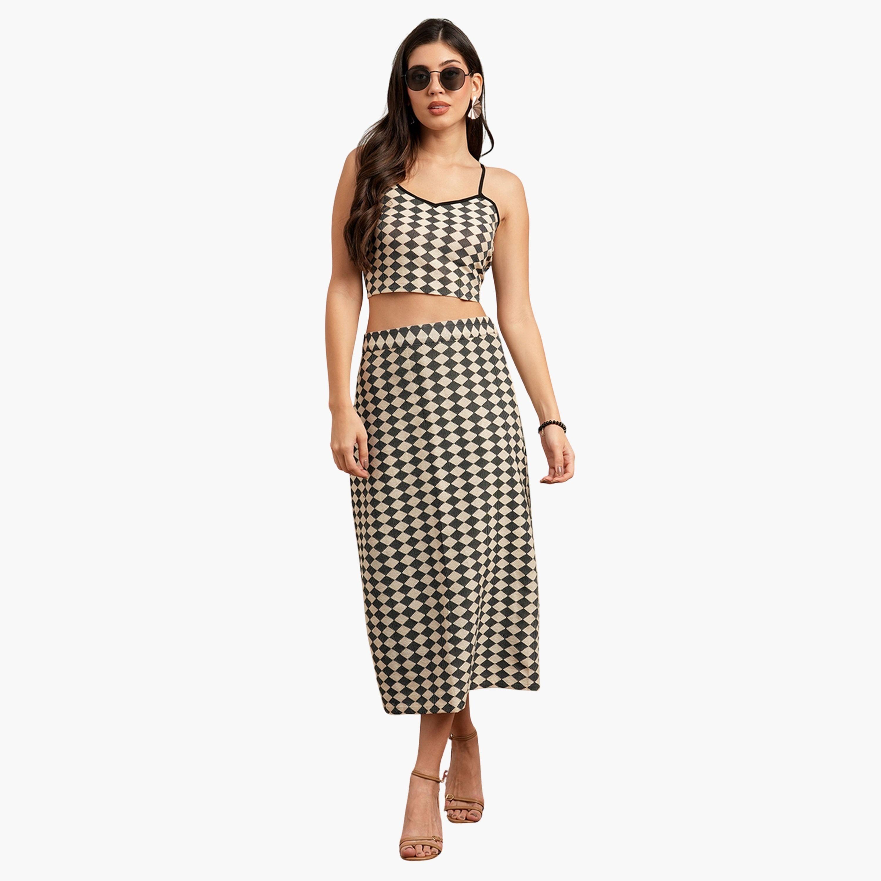 غلوبوص × ستايلي - بلوزة قصيرة وتنورة محبوكة بنقشة ماسية-women-clothing-coordsets-image-1