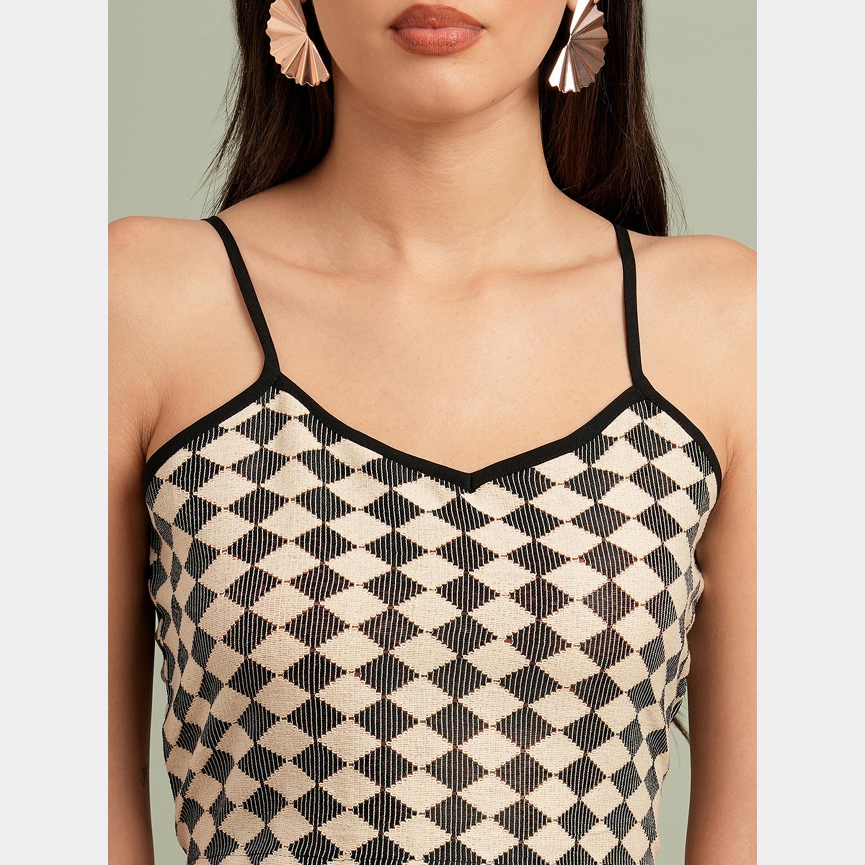 غلوبوص × ستايلي - بلوزة قصيرة وتنورة محبوكة بنقشة ماسية-women-clothing-coordsets-image-4