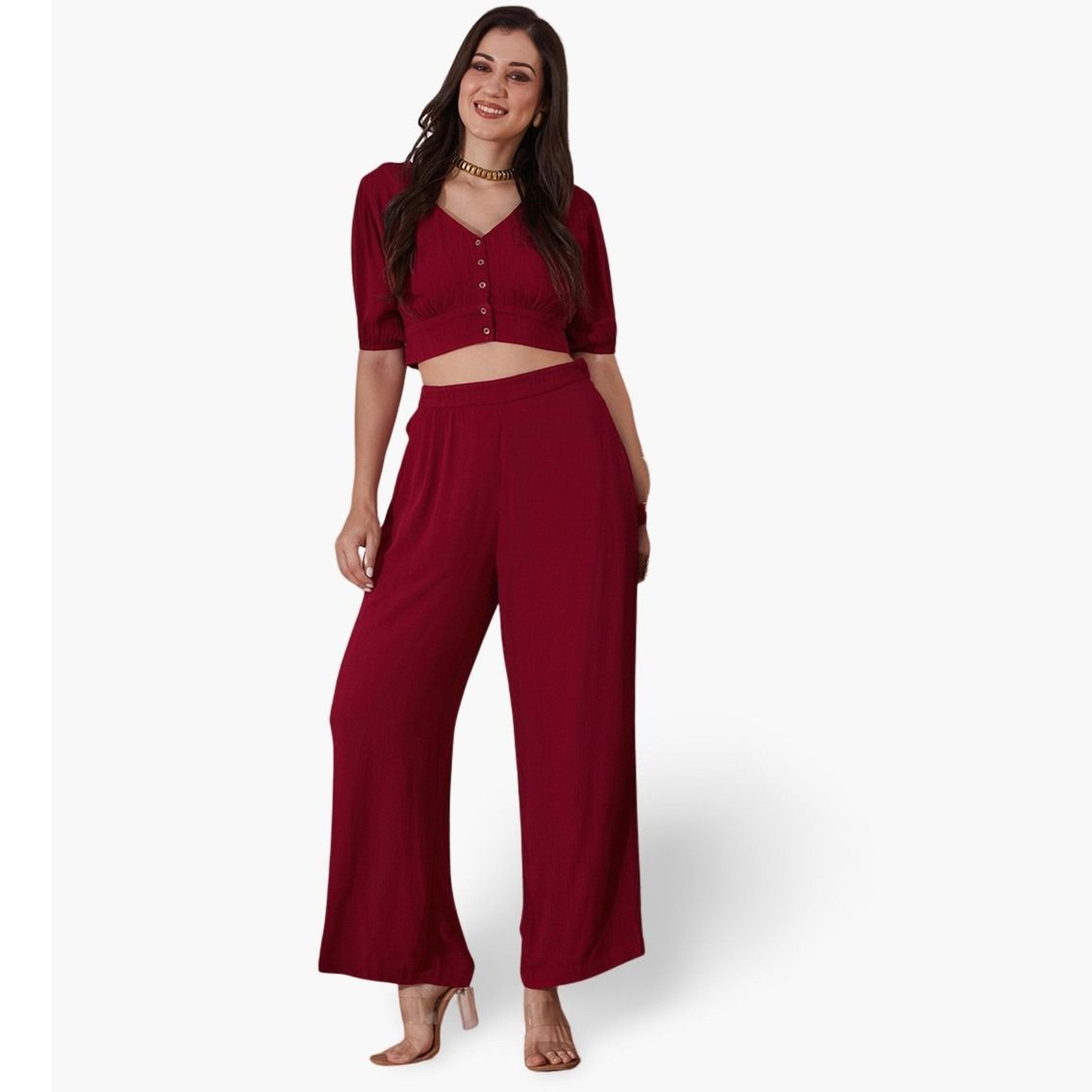 غلوبوص × ستايلي - بلوزة قصيرة رقبة حرف V وتفاصيل أزرار وبنطال واسع الساق-women-clothing-coordsets-image-1